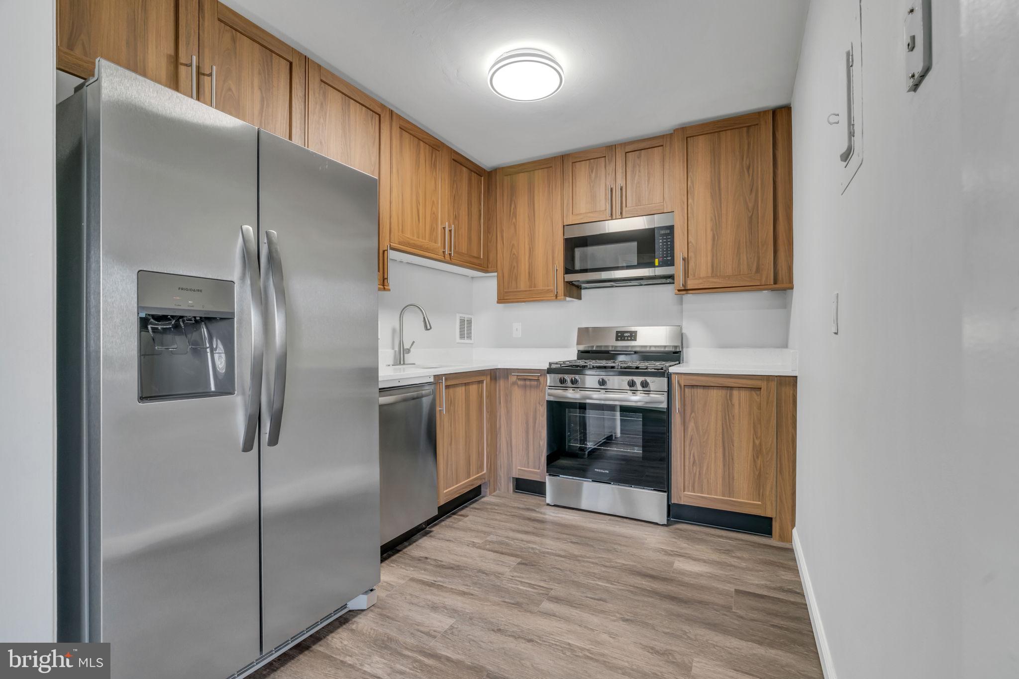 LAFAYETTE PARK CONDOMINIUM - Residential