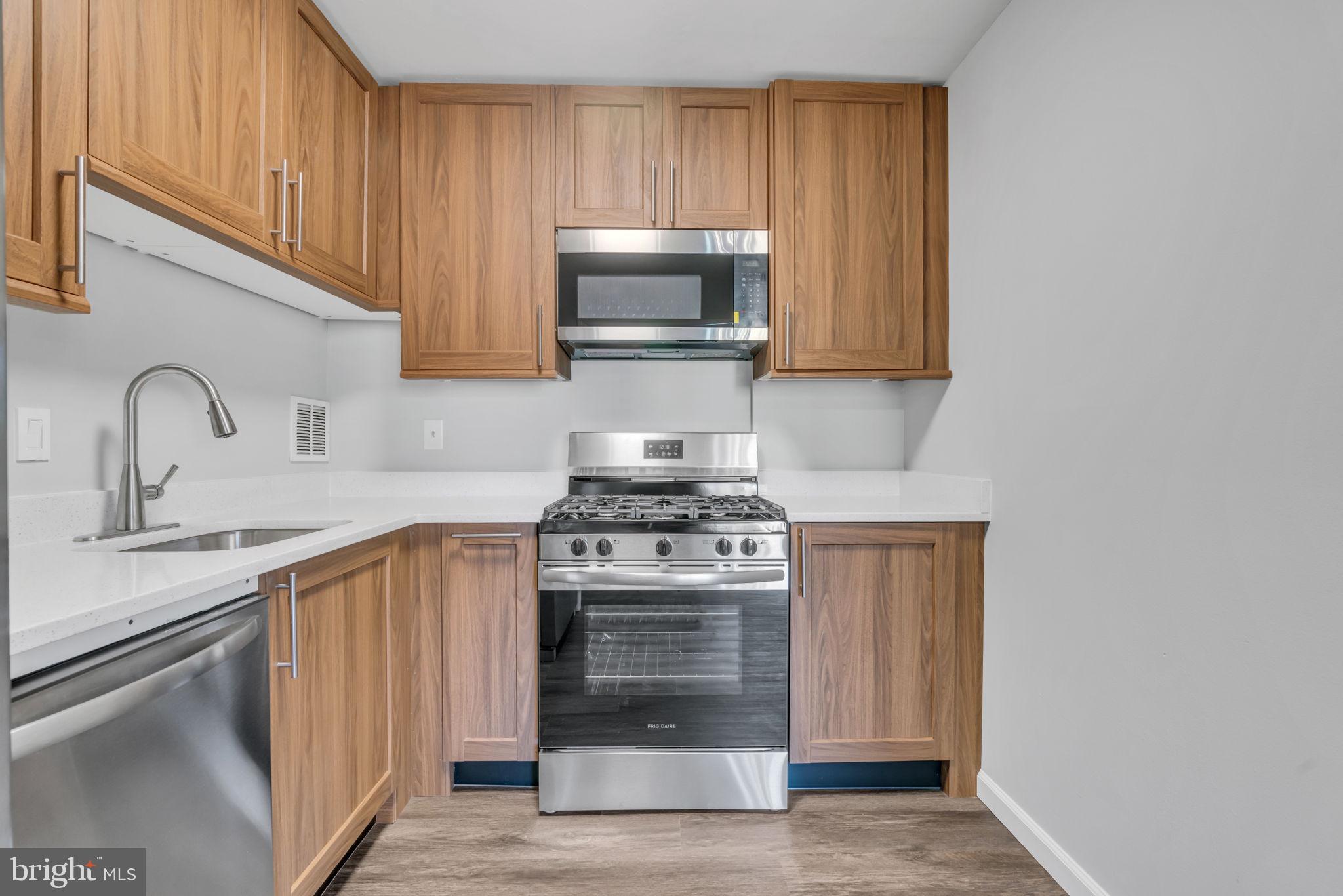 LAFAYETTE PARK CONDOMINIUM - Residential