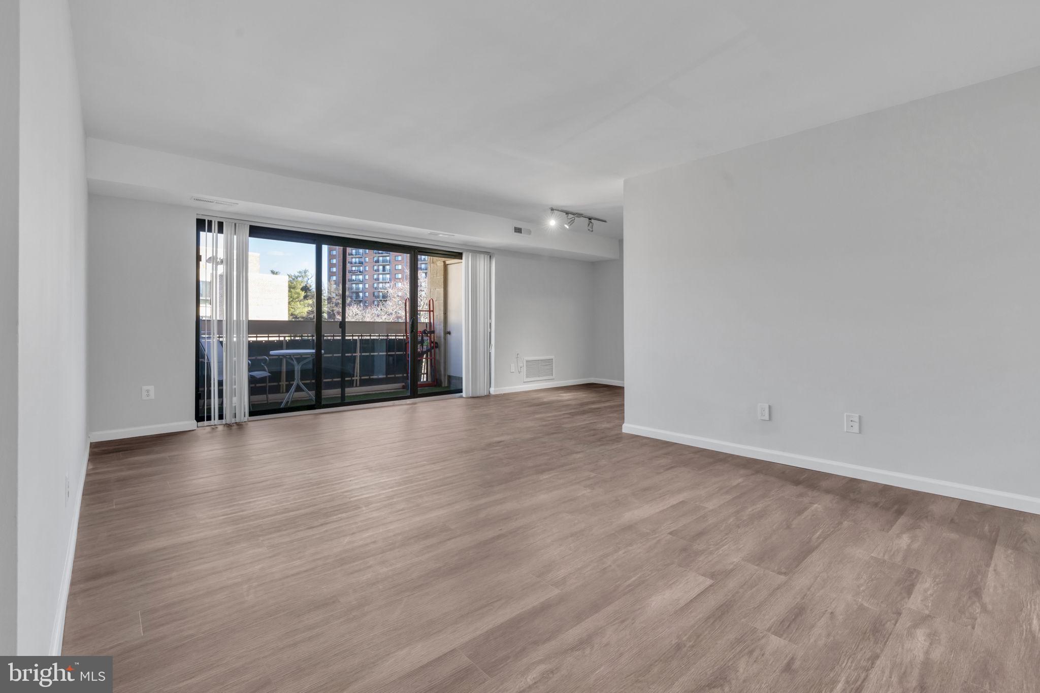 LAFAYETTE PARK CONDOMINIUM - Residential