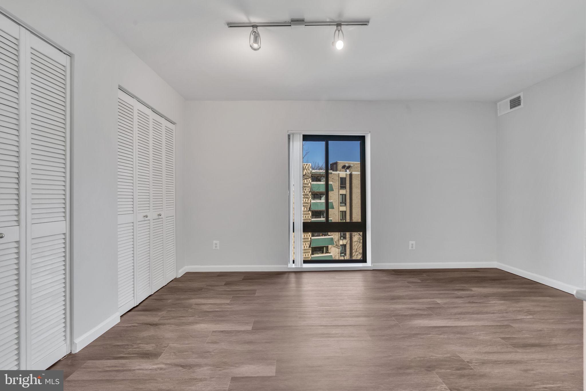 LAFAYETTE PARK CONDOMINIUM - Residential