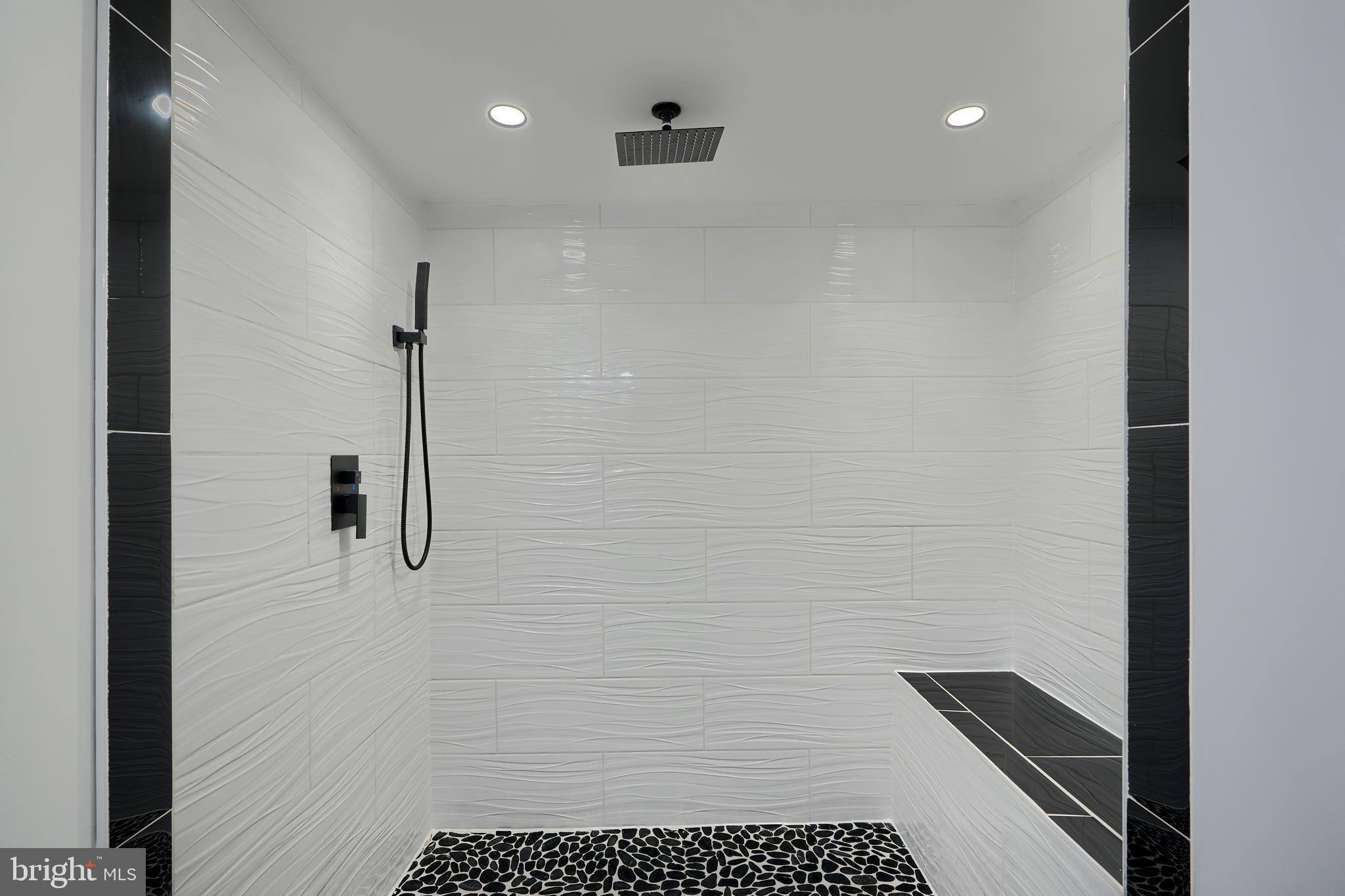 ROBIN HILLS - Residential