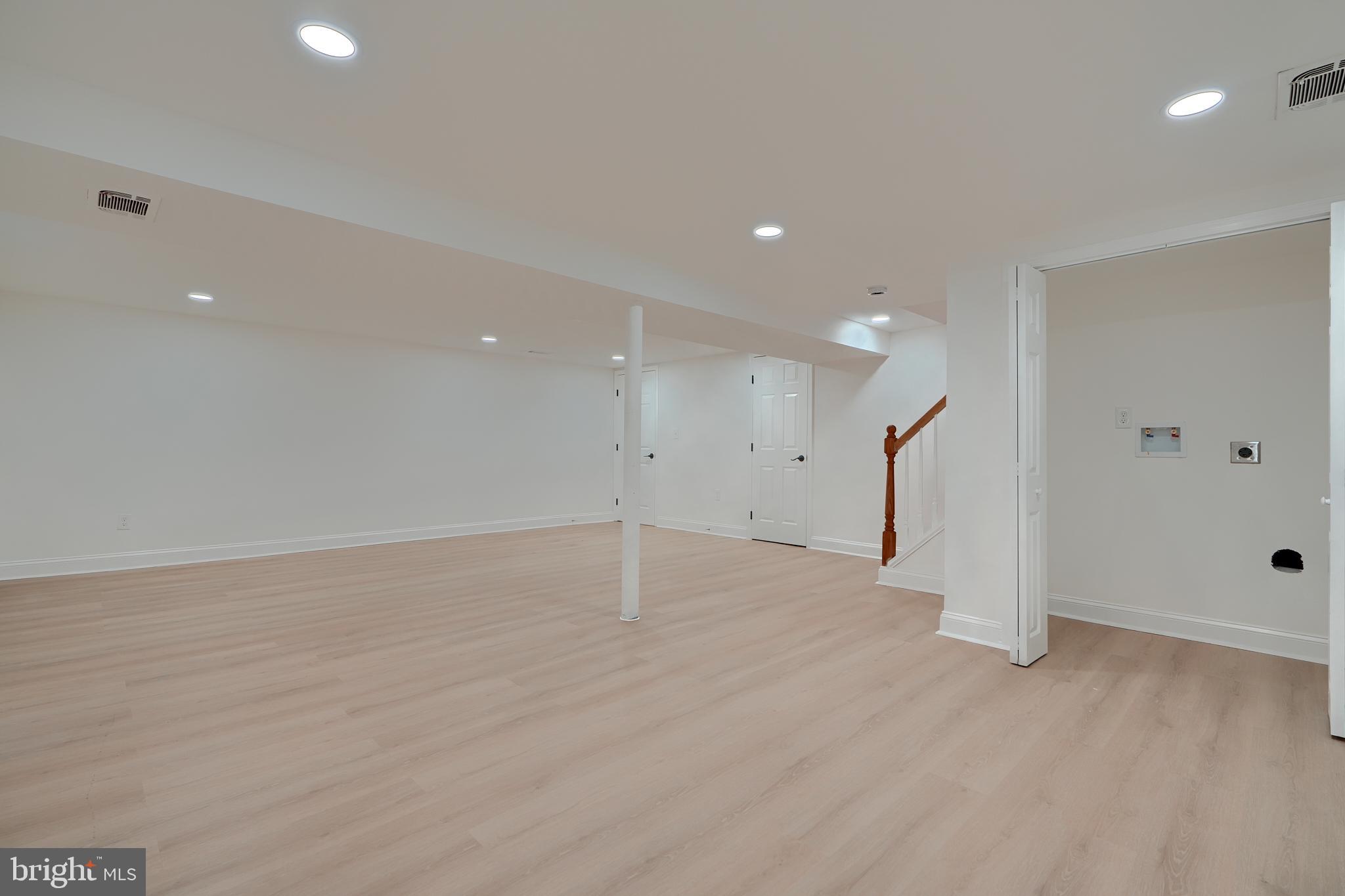 ROBIN HILLS - Residential