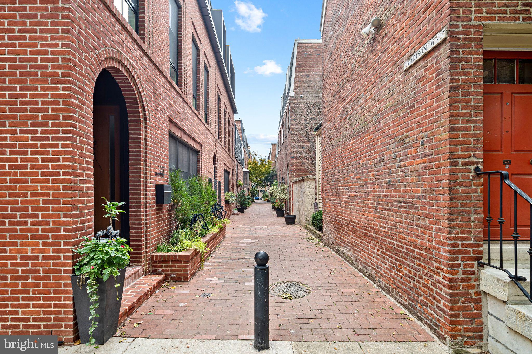 WASHINGTON SQ WEST - Residential