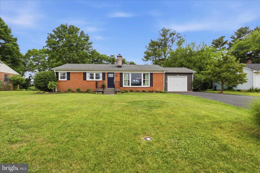 Photo of 110 Battletown Drive, BERRYVILLE, VA 22611 (MLS # VACL2006904)