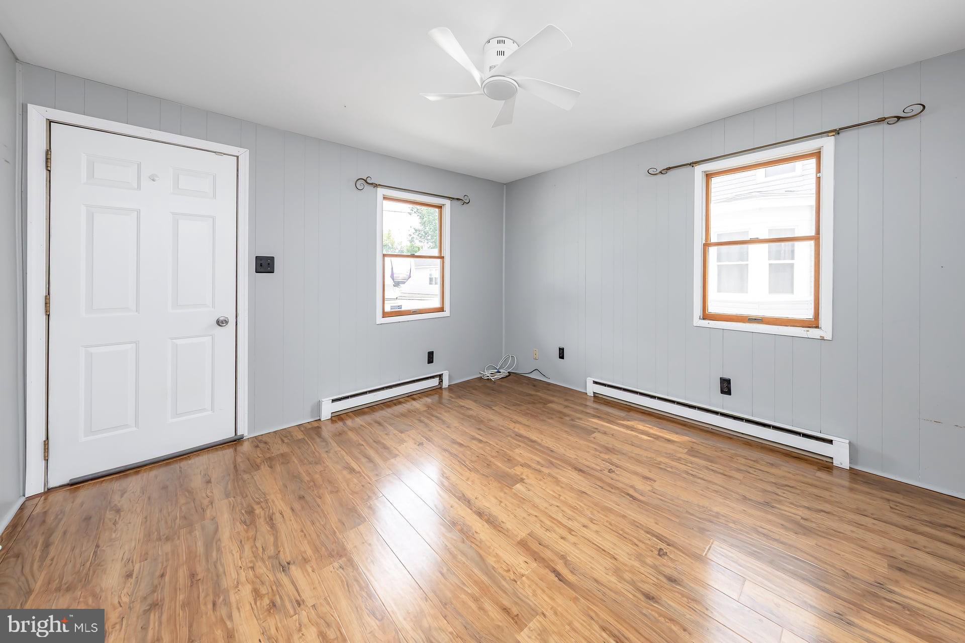 114 E MILLBROOKE