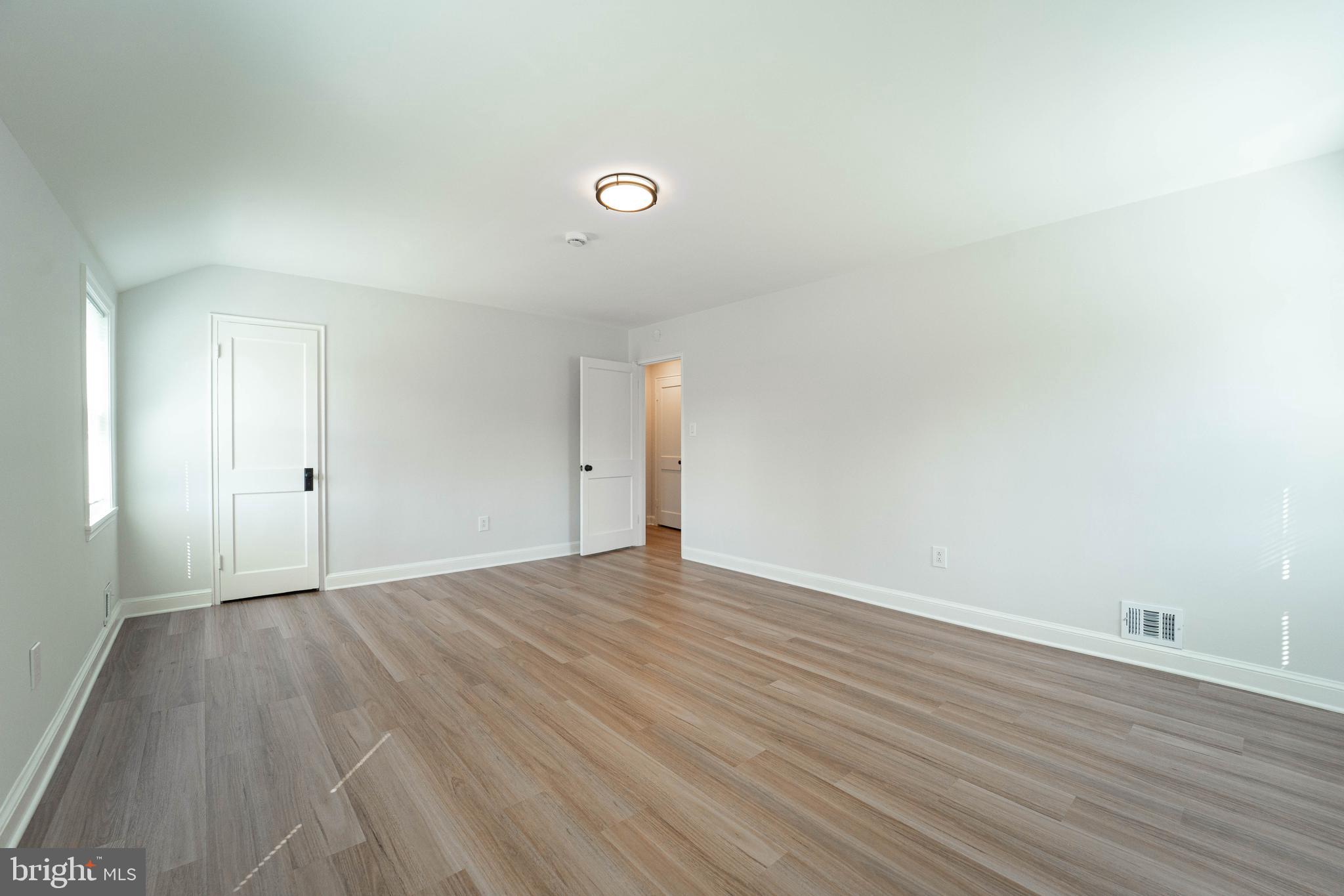 WOODSIDE PARK - Residential Lease