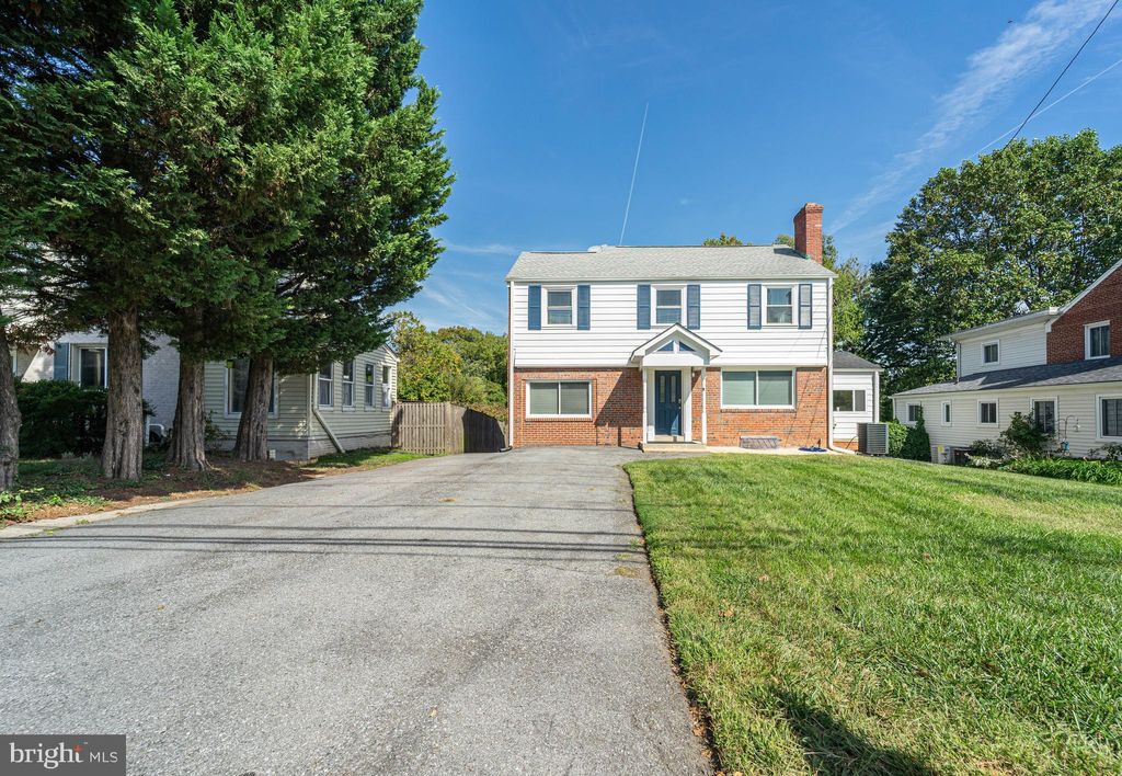 Photo of 8909 Georgia Avenue, SILVER SPRING, MD 20910 (MLS # MDMC2202886)