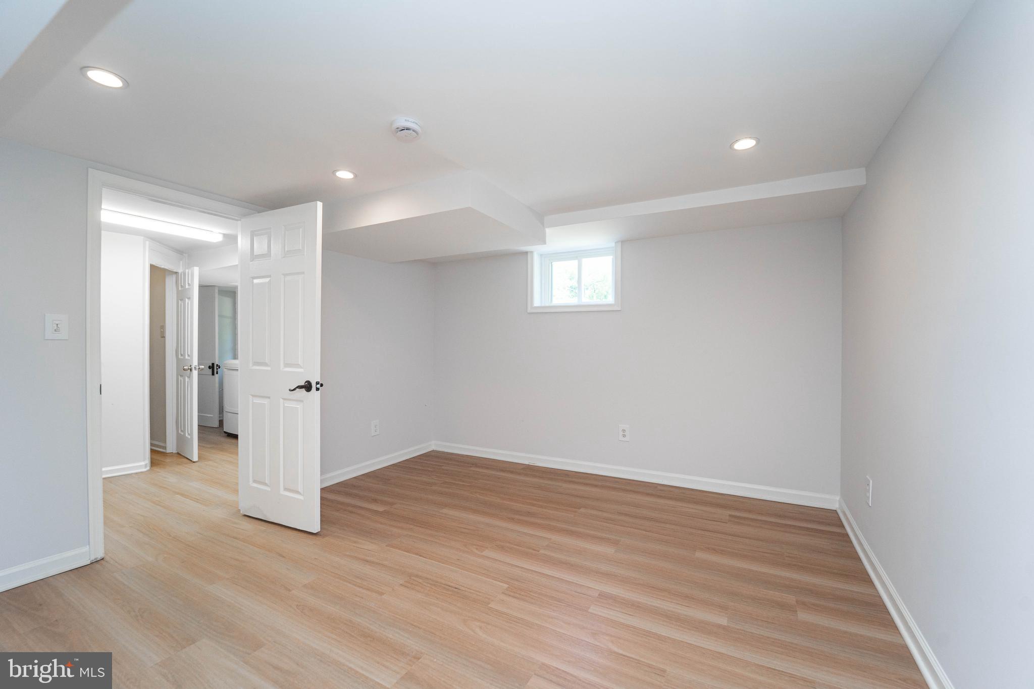 WOODSIDE PARK - Residential Lease