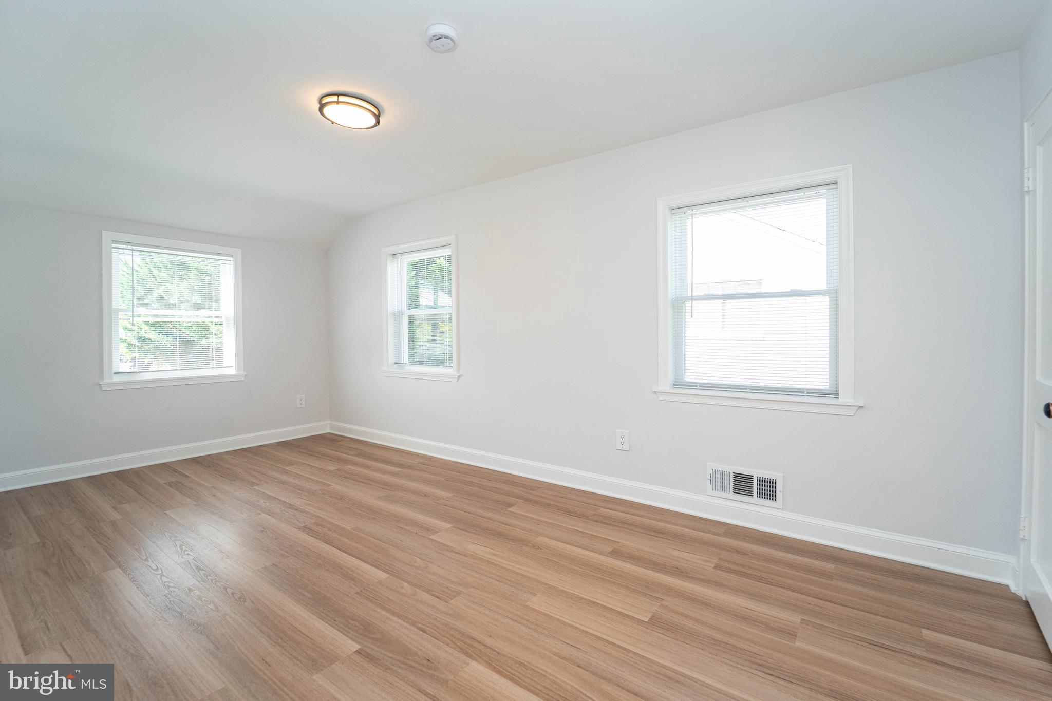 WOODSIDE PARK - Residential Lease