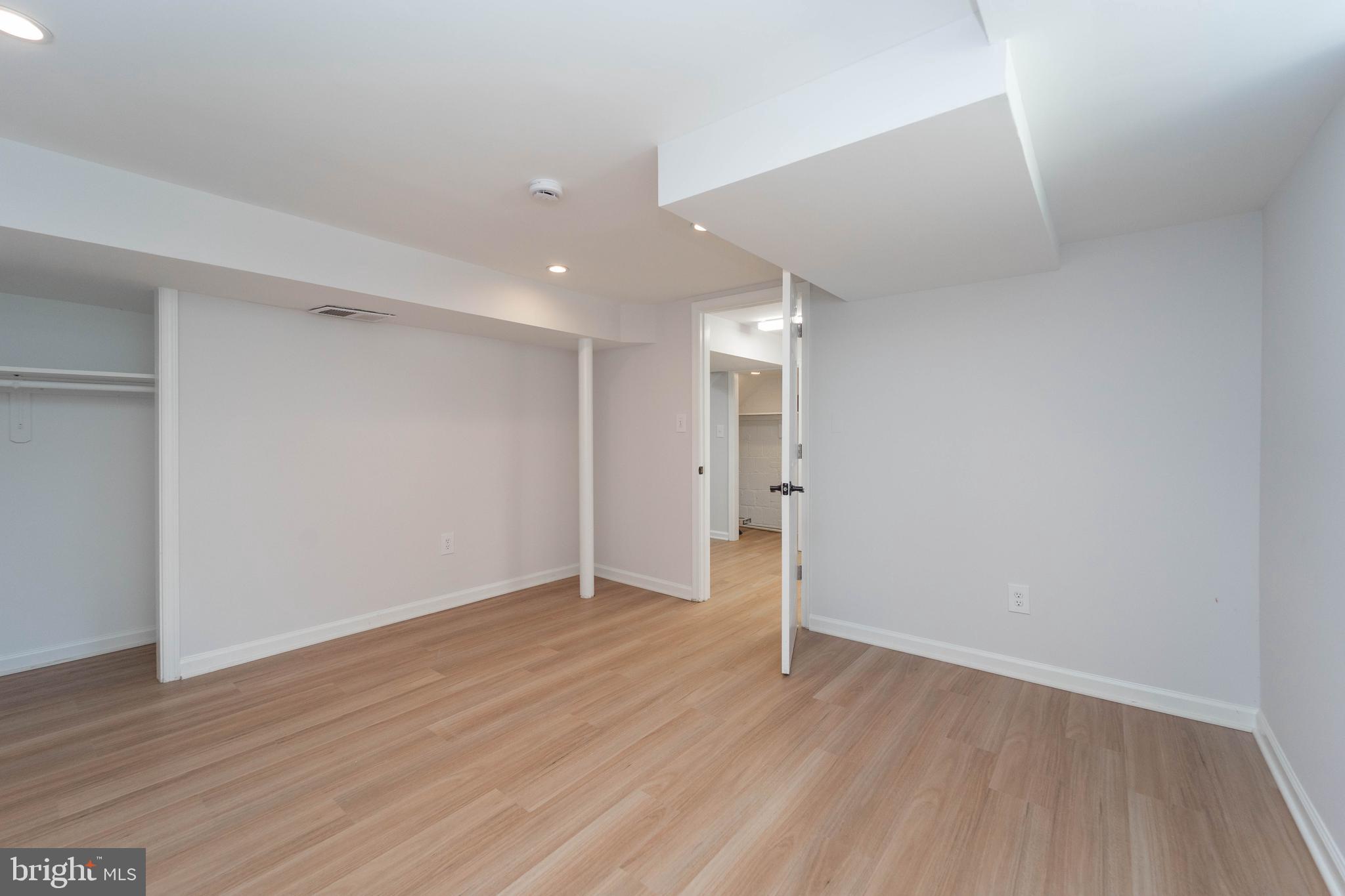 WOODSIDE PARK - Residential Lease