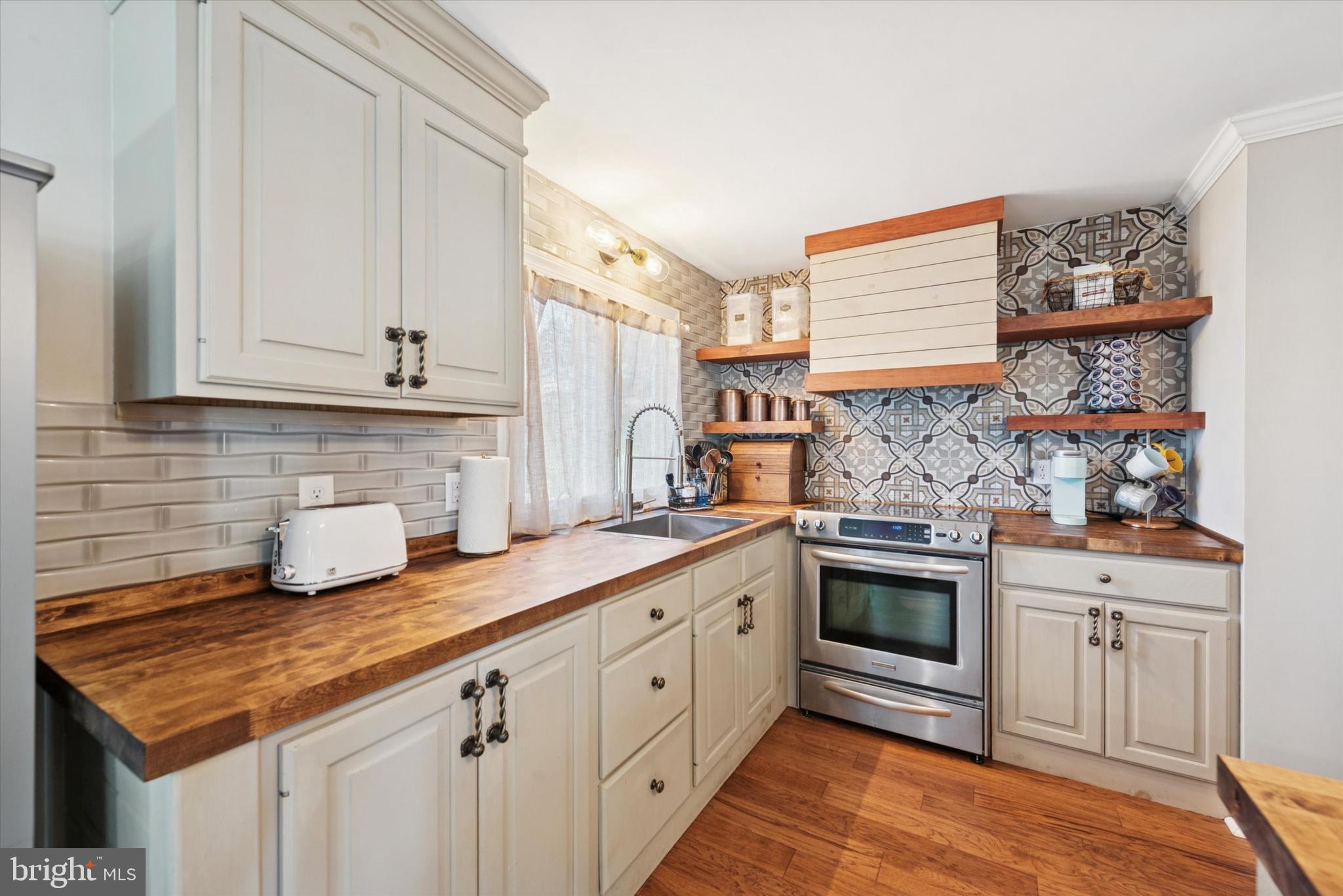 APPLEVILLE WEST - Residential