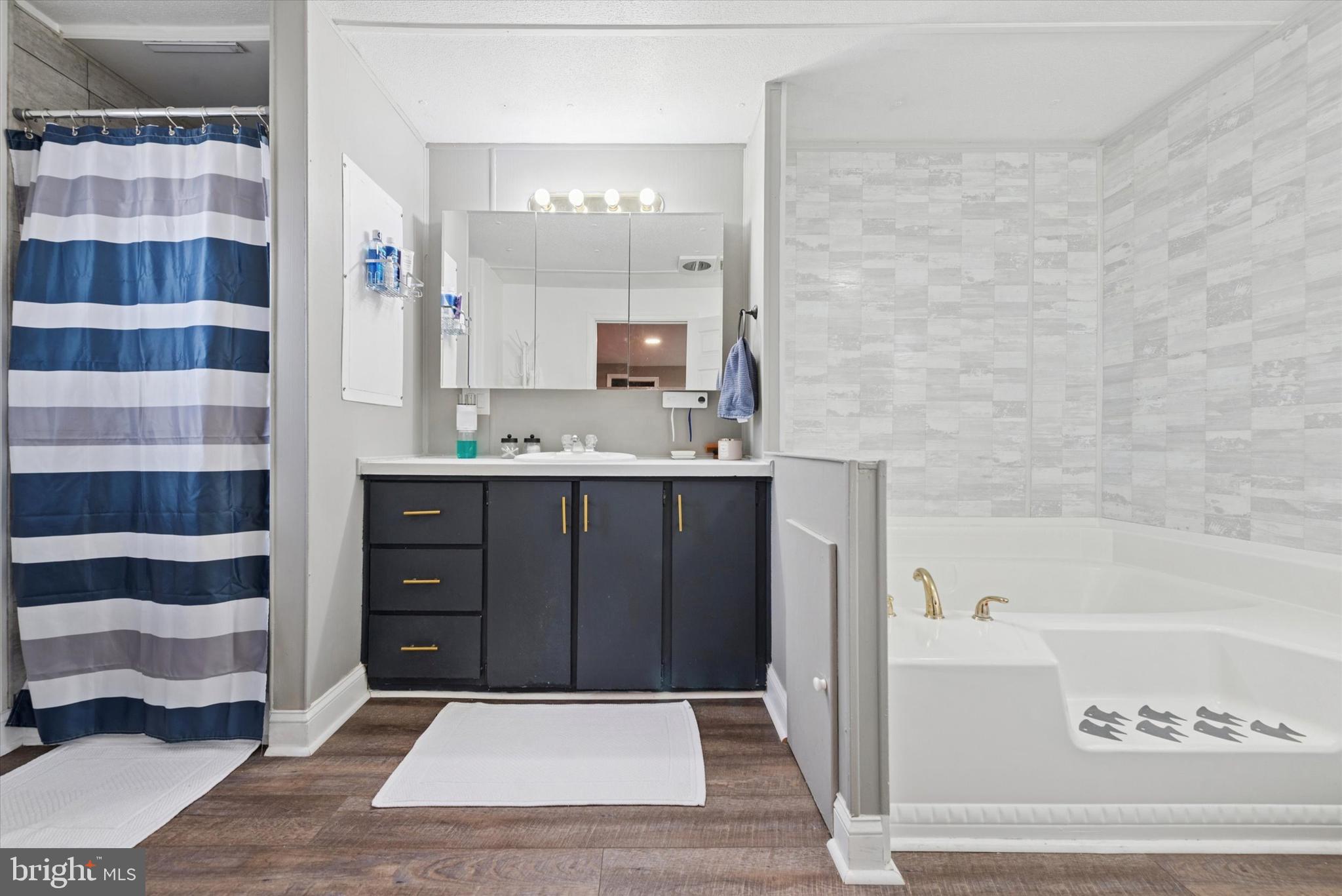 APPLEVILLE WEST - Residential