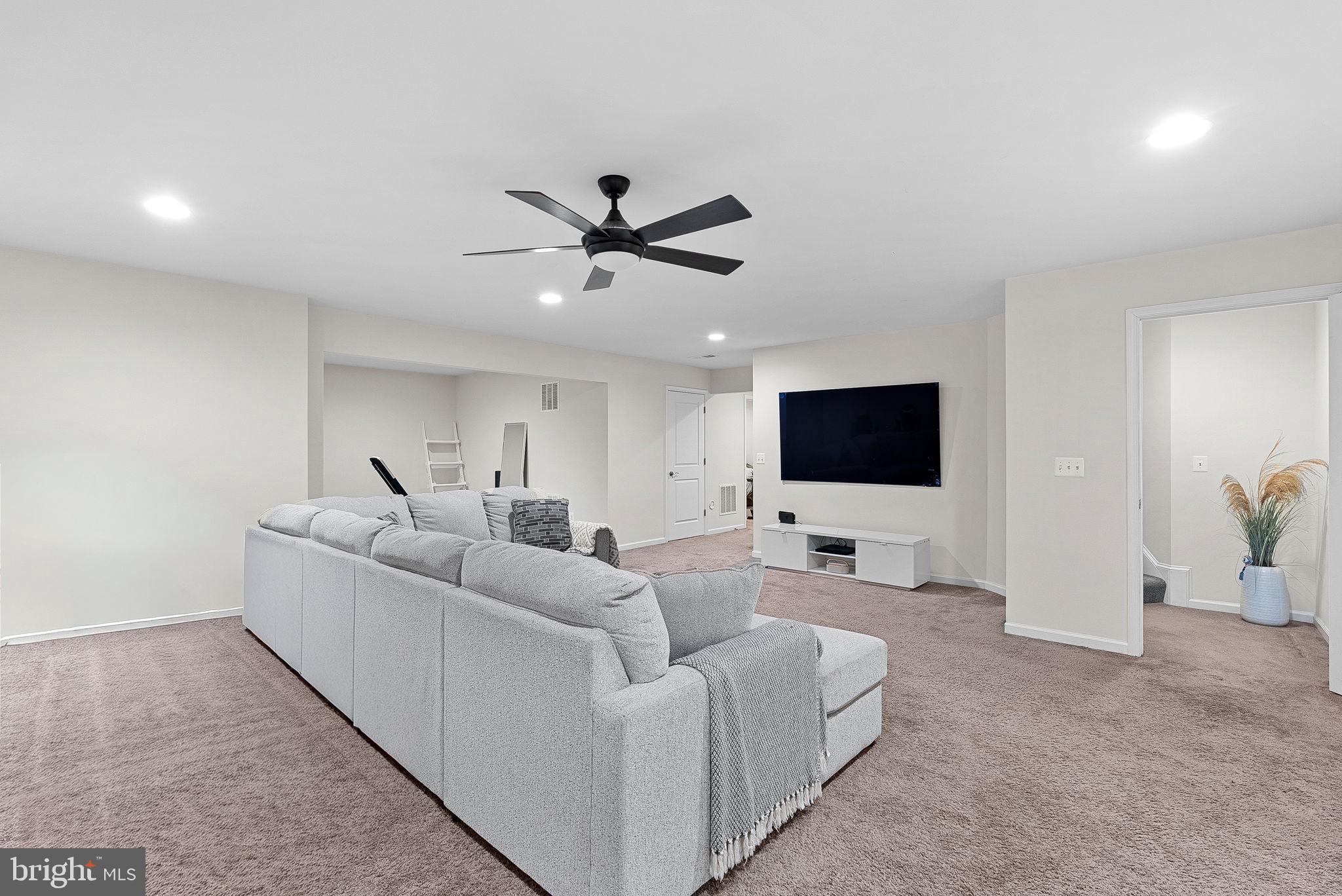 MEADOWBROOK - Residential