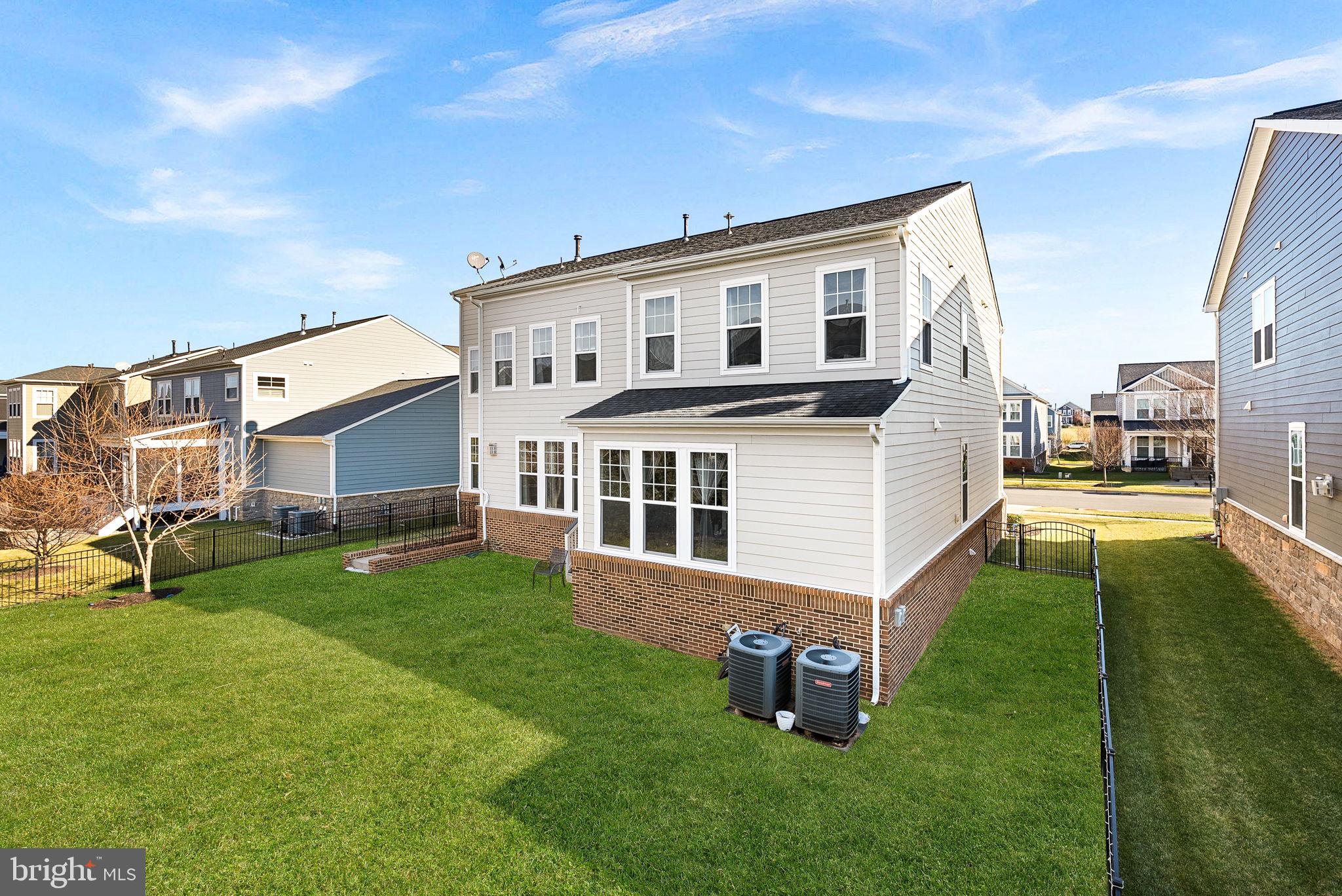 MEADOWBROOK - Residential