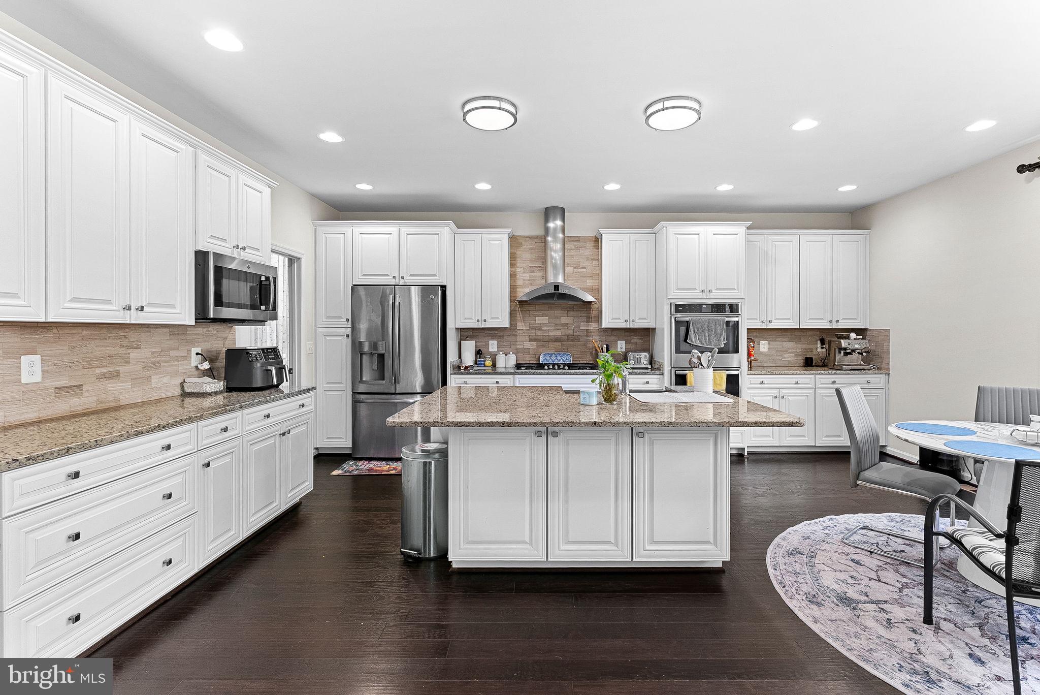 MEADOWBROOK - Residential