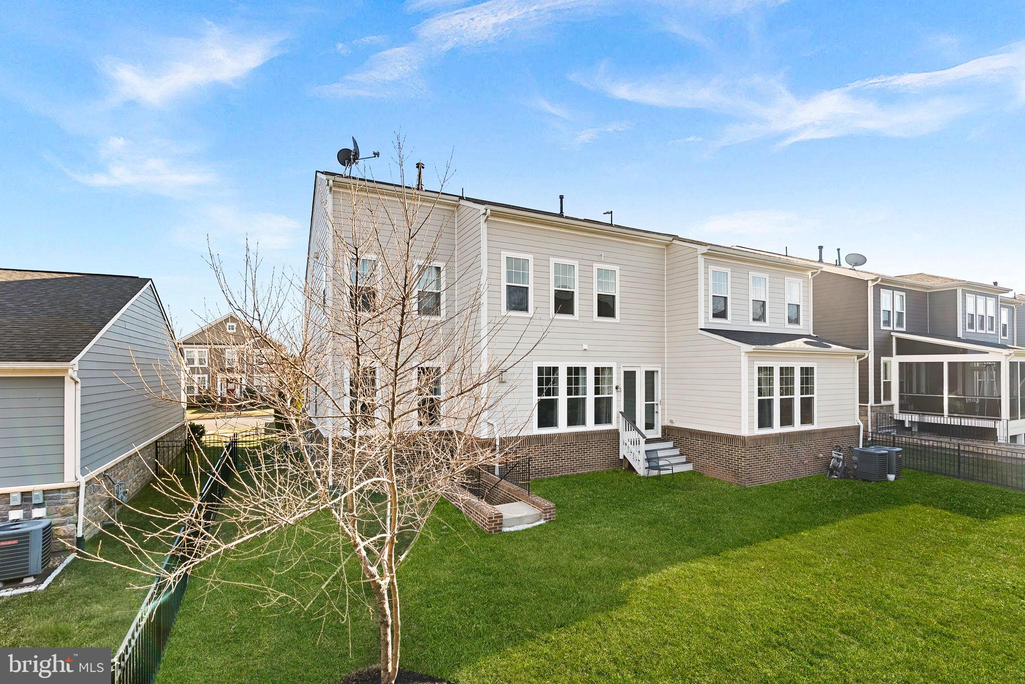 MEADOWBROOK - Residential