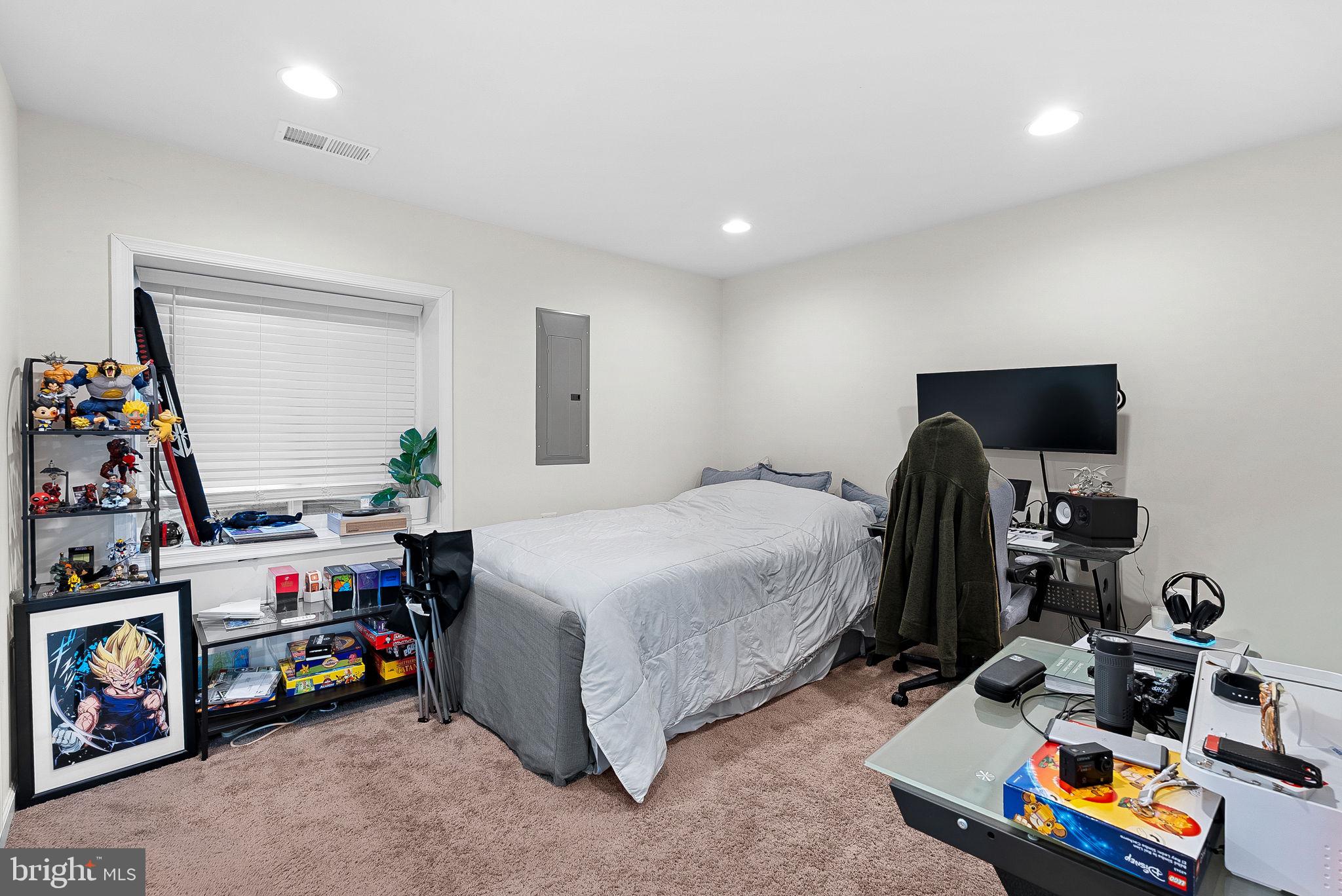 MEADOWBROOK - Residential