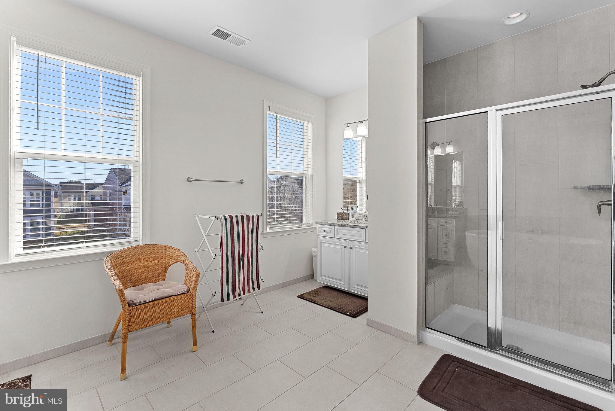 MEADOWBROOK - Residential