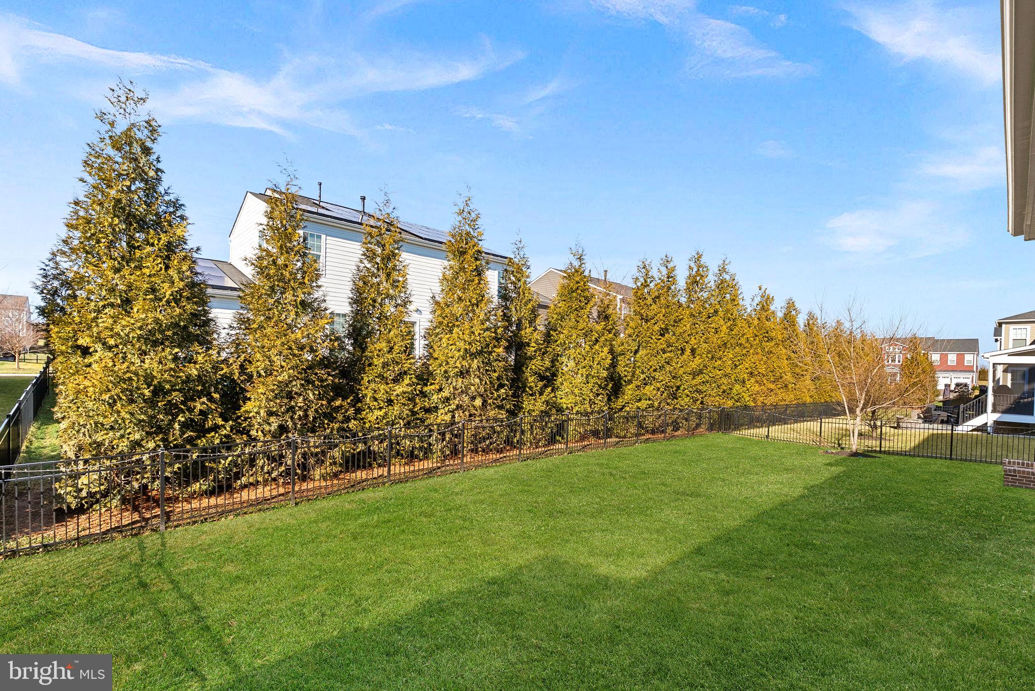 MEADOWBROOK - Residential