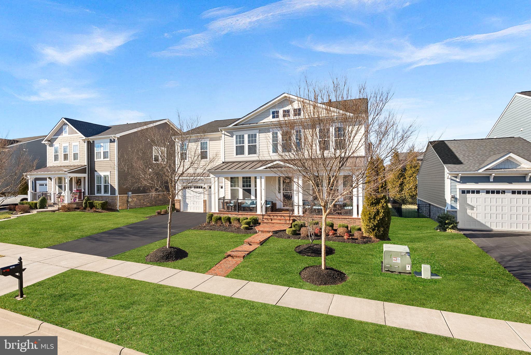 MEADOWBROOK - Residential