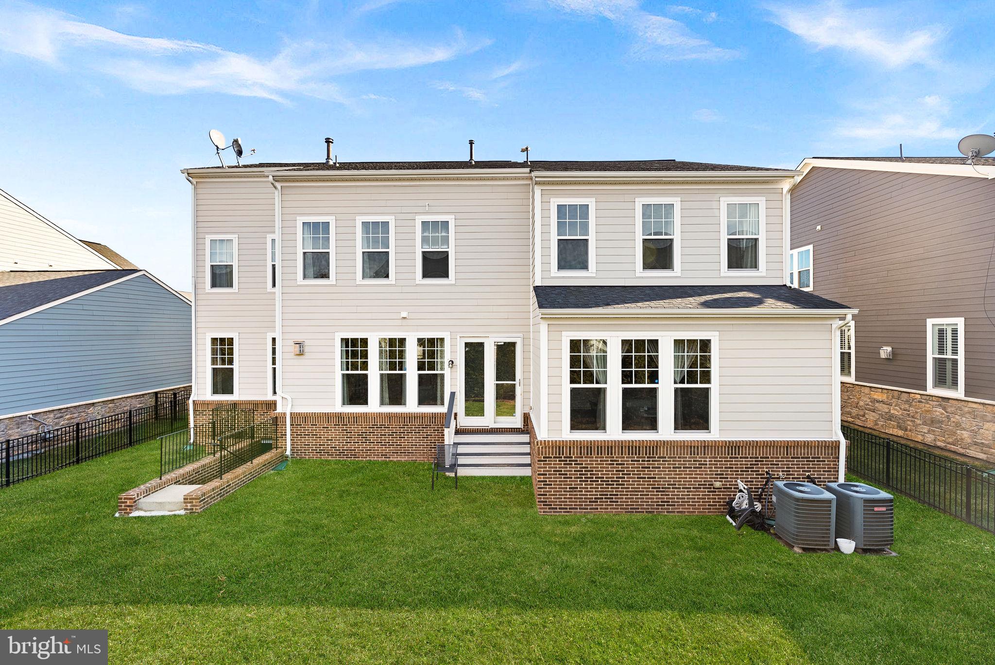 MEADOWBROOK - Residential