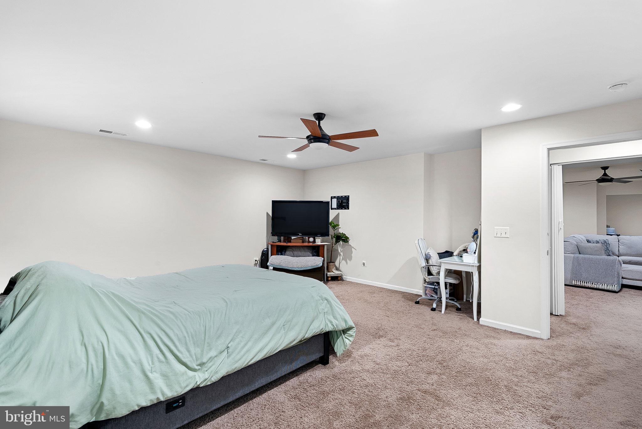 MEADOWBROOK - Residential