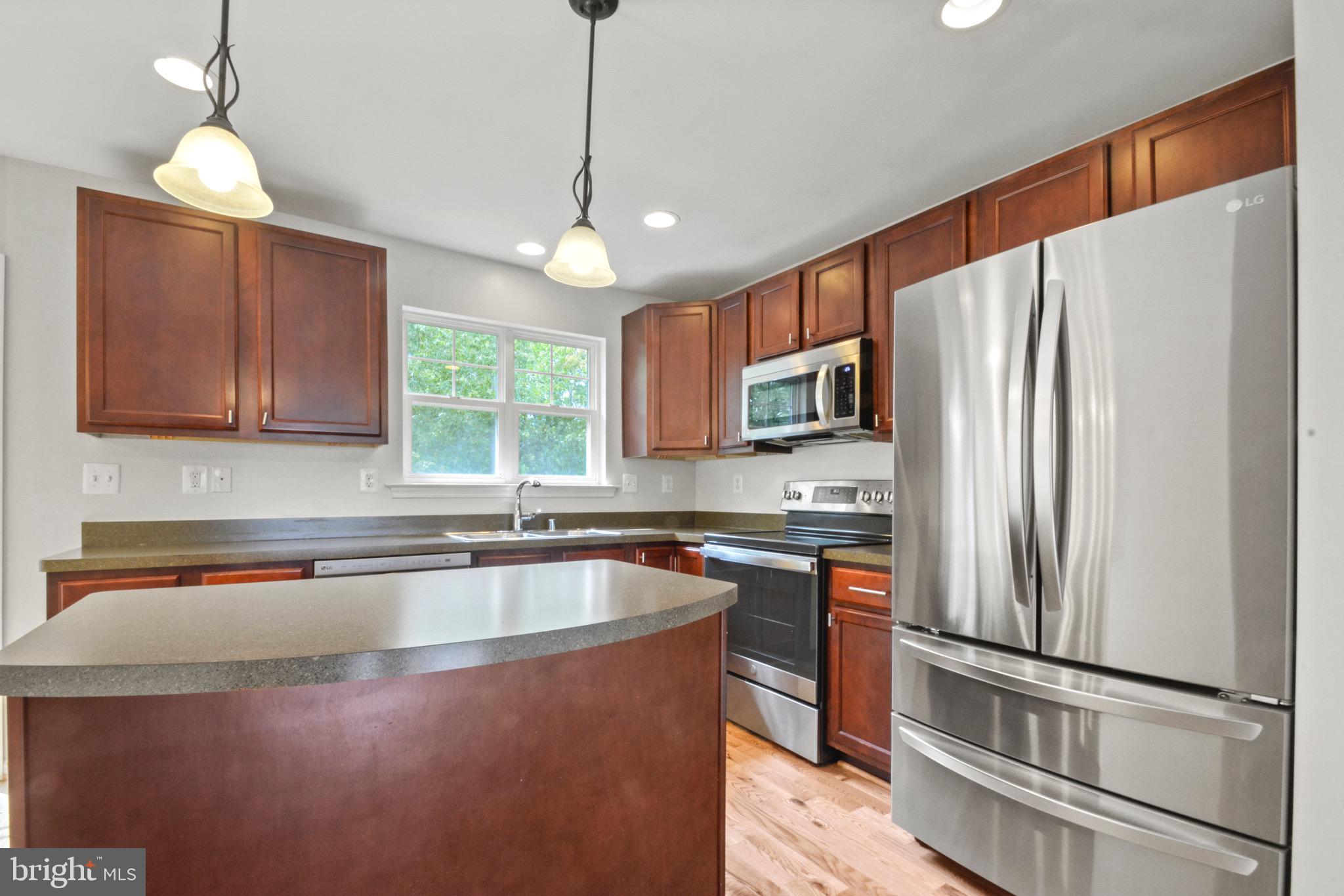 WILDERNESS SHORES - Residential