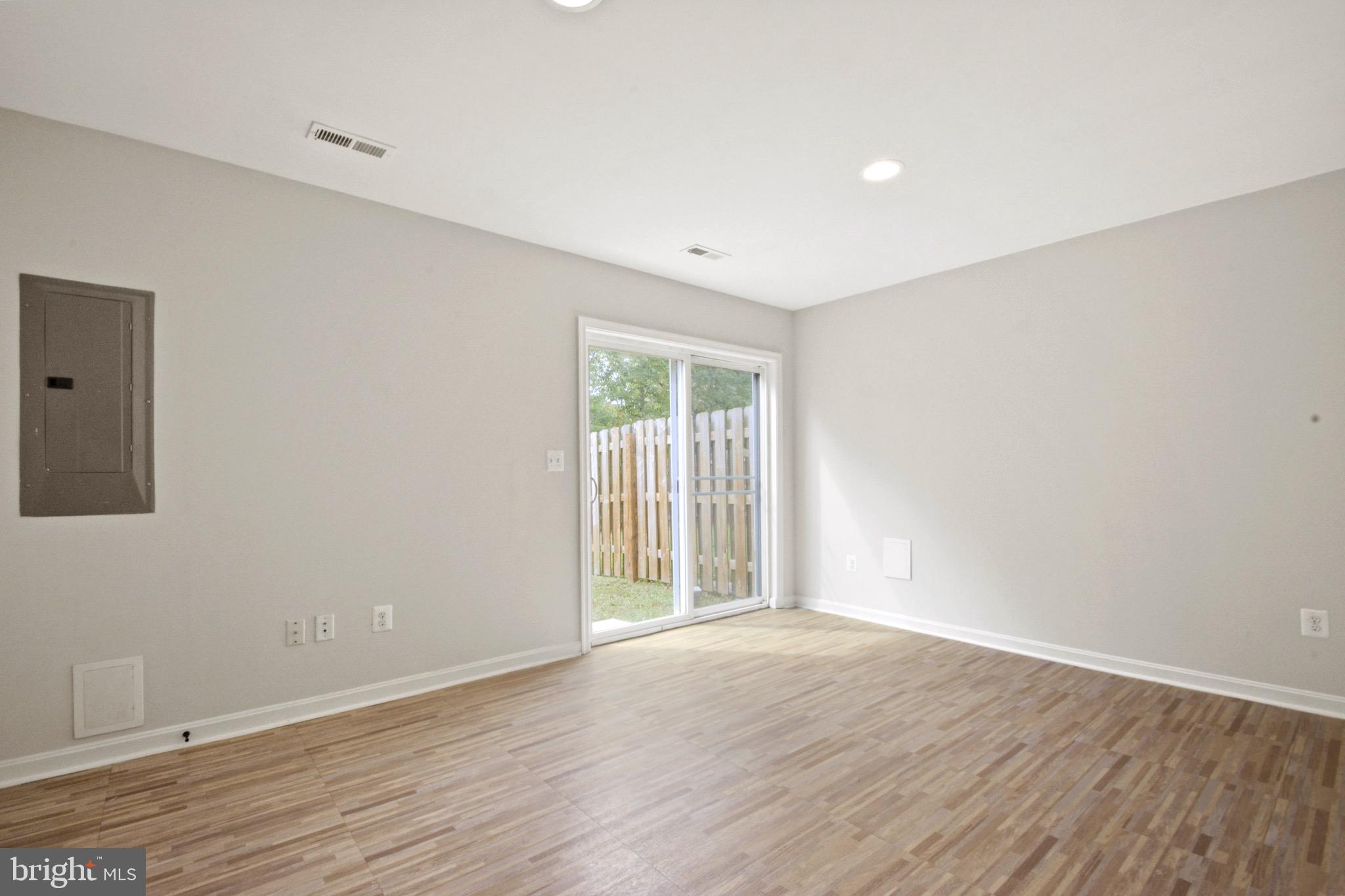 WILDERNESS SHORES - Residential