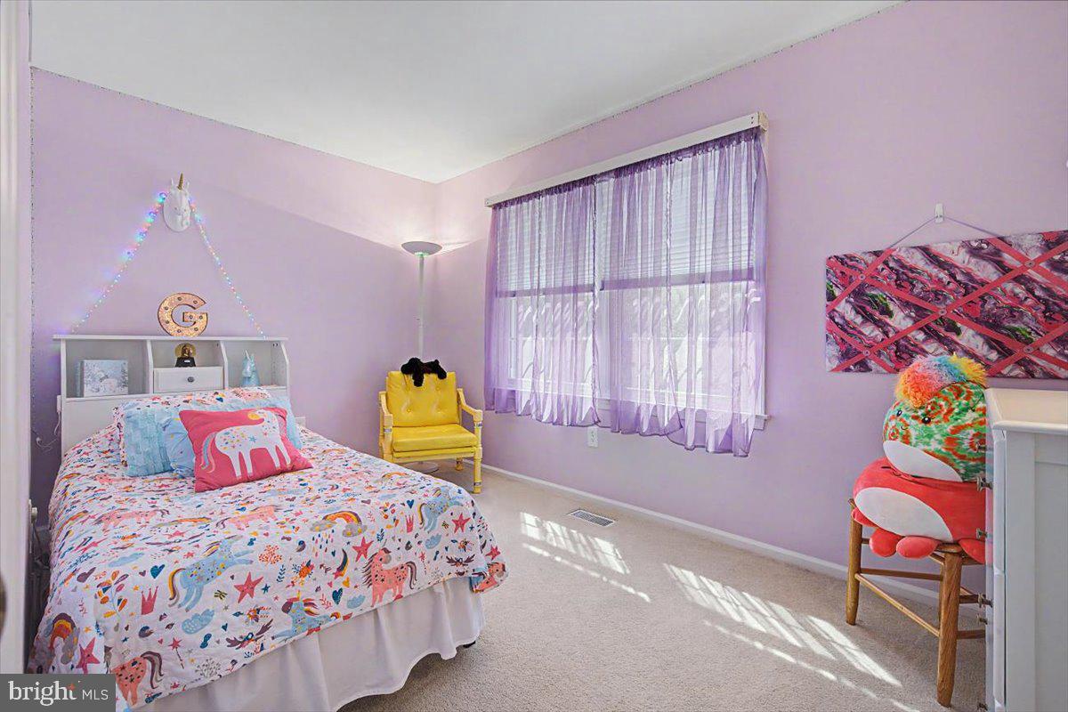 COUNTRY HILLS - Residential