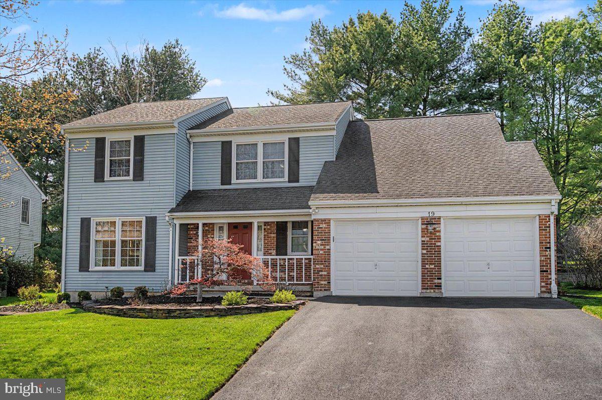 COUNTRY HILLS - Residential