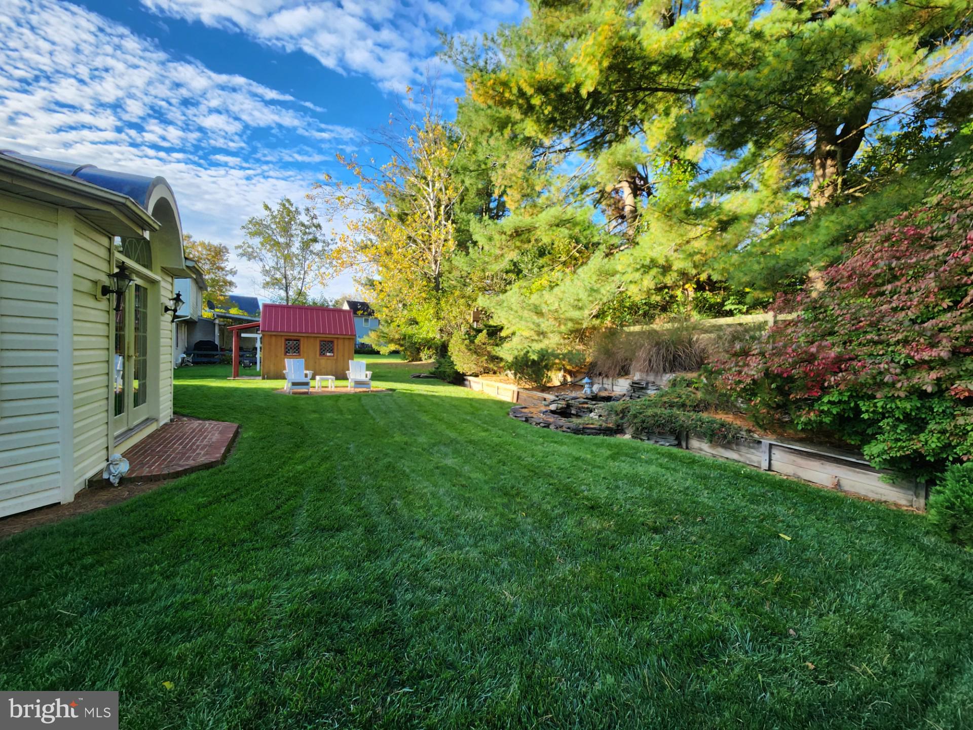 COUNTRY HILLS - Residential