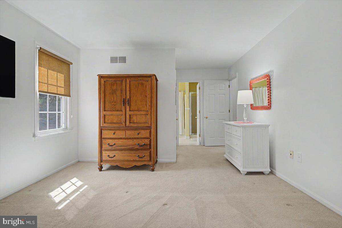 COUNTRY HILLS - Residential