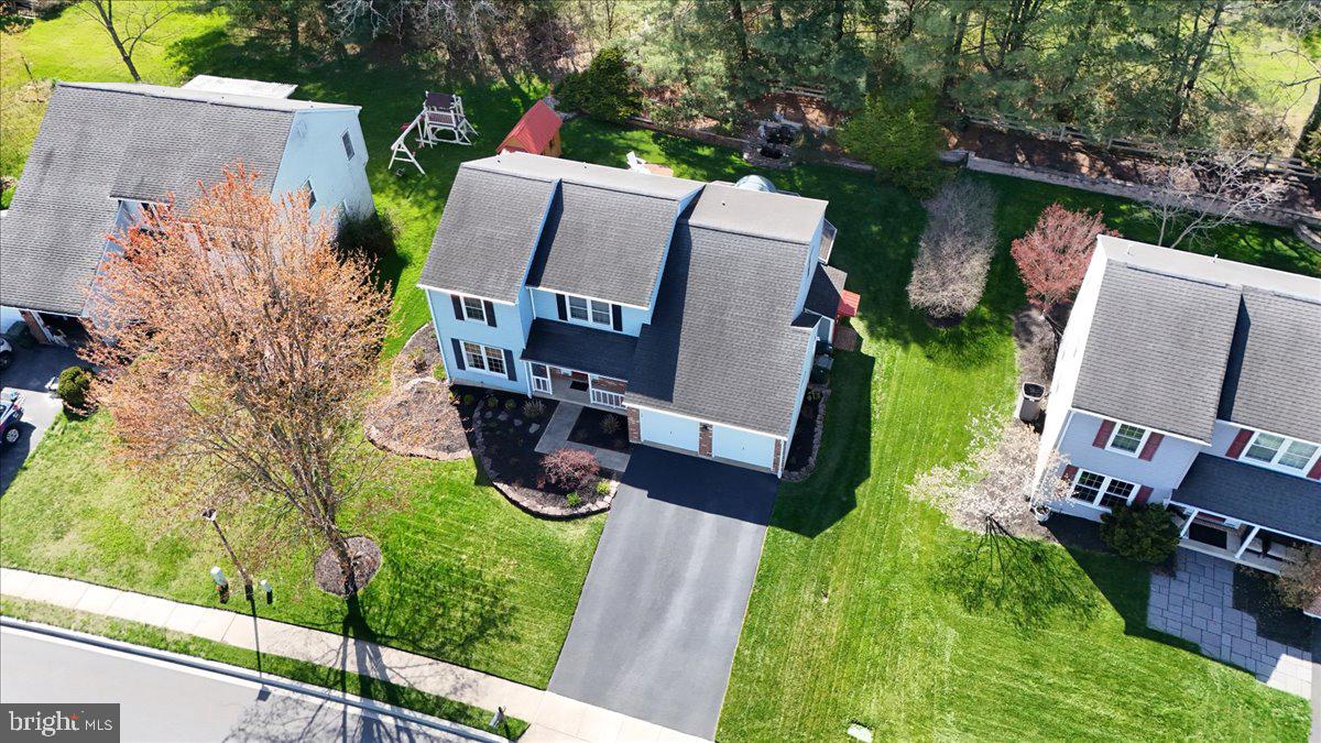 COUNTRY HILLS - Residential