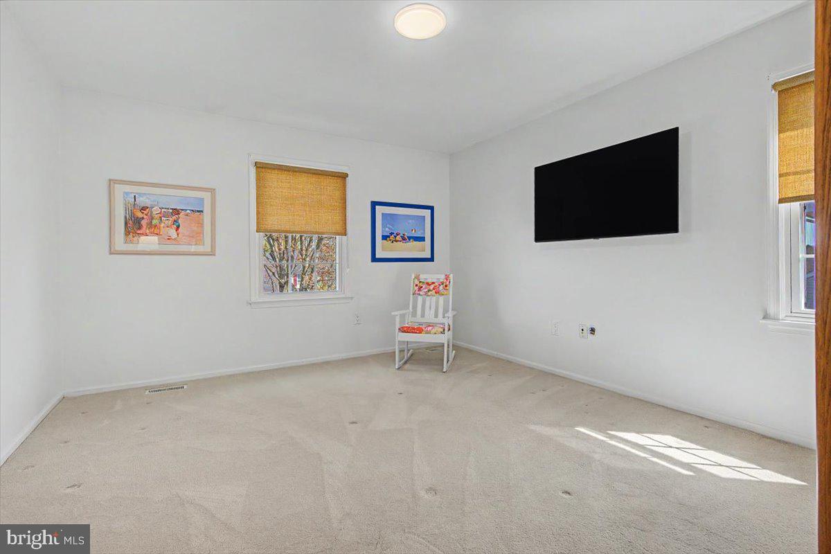 COUNTRY HILLS - Residential