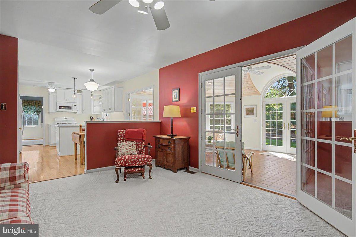 COUNTRY HILLS - Residential