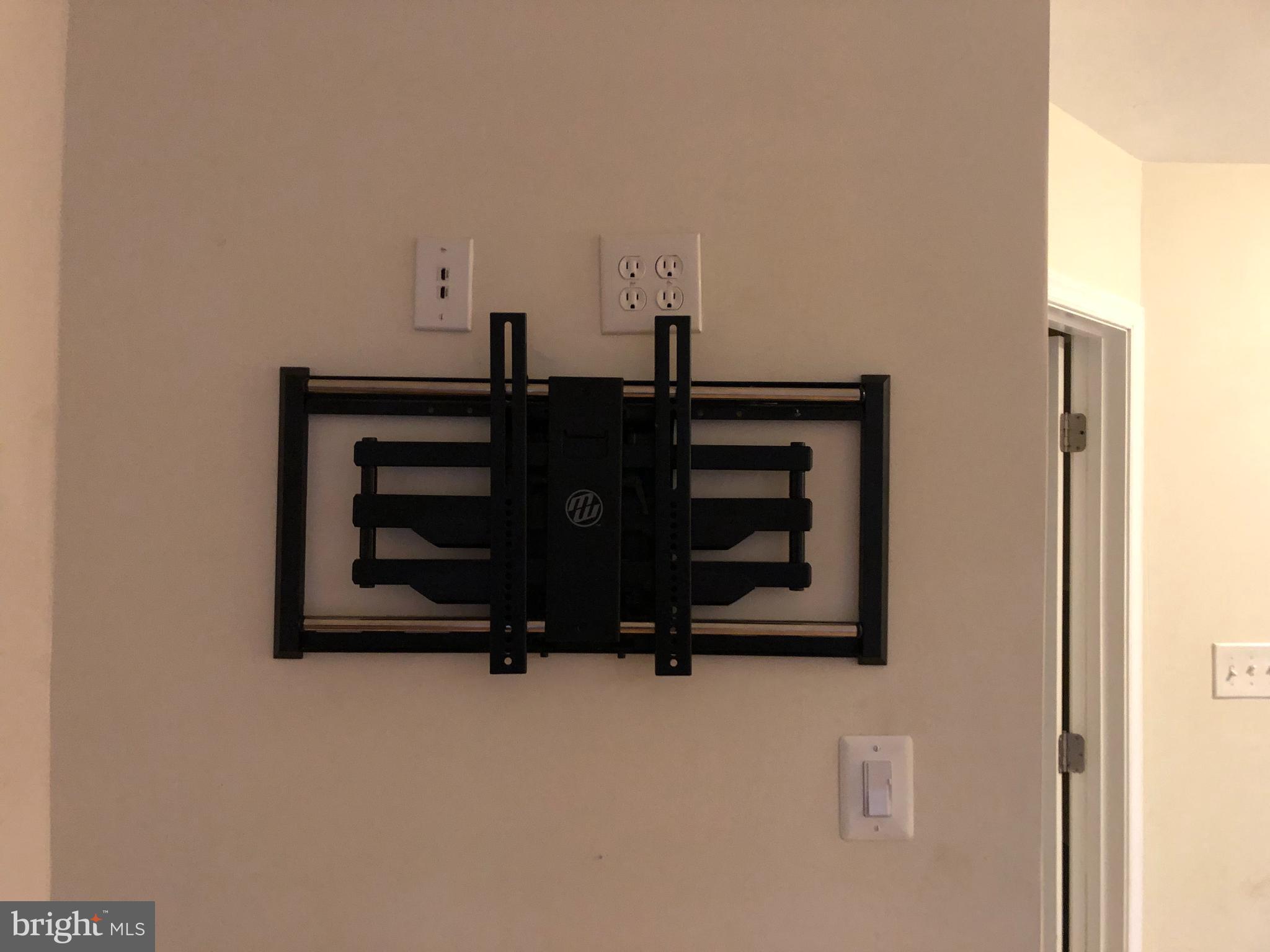 HAMPTON MEADOWS - Residential Lease