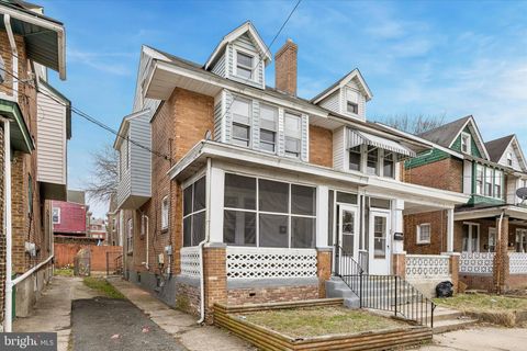Townhouse For Sale - 42 Laurel Avenue<br/> TRENTON, NJ 08618