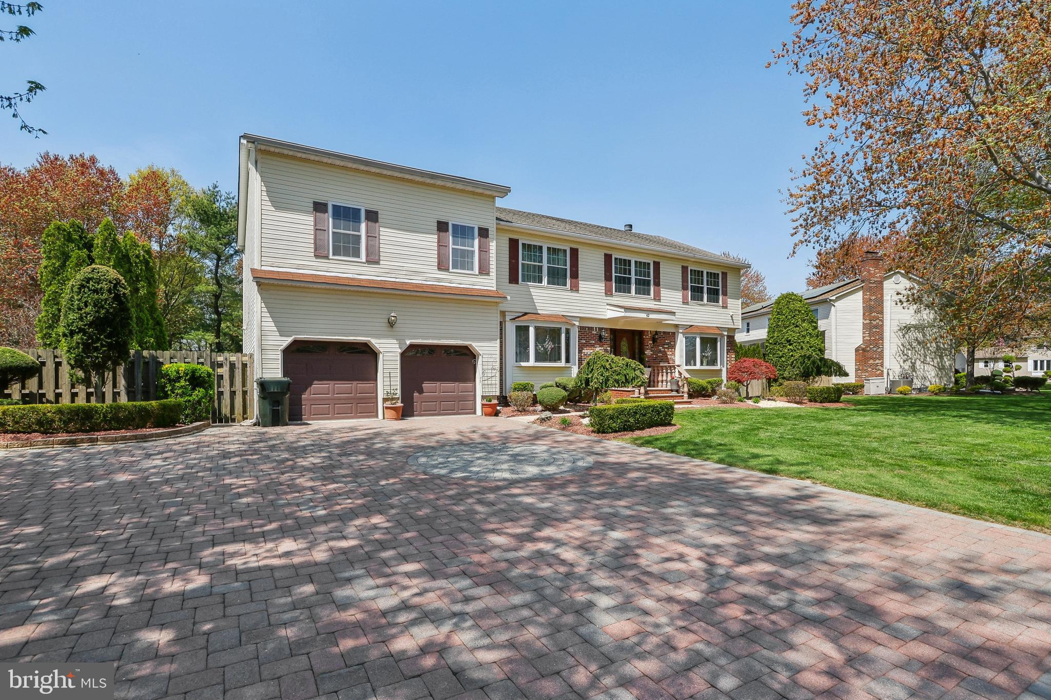 62 ROCKWELL CIRCLE