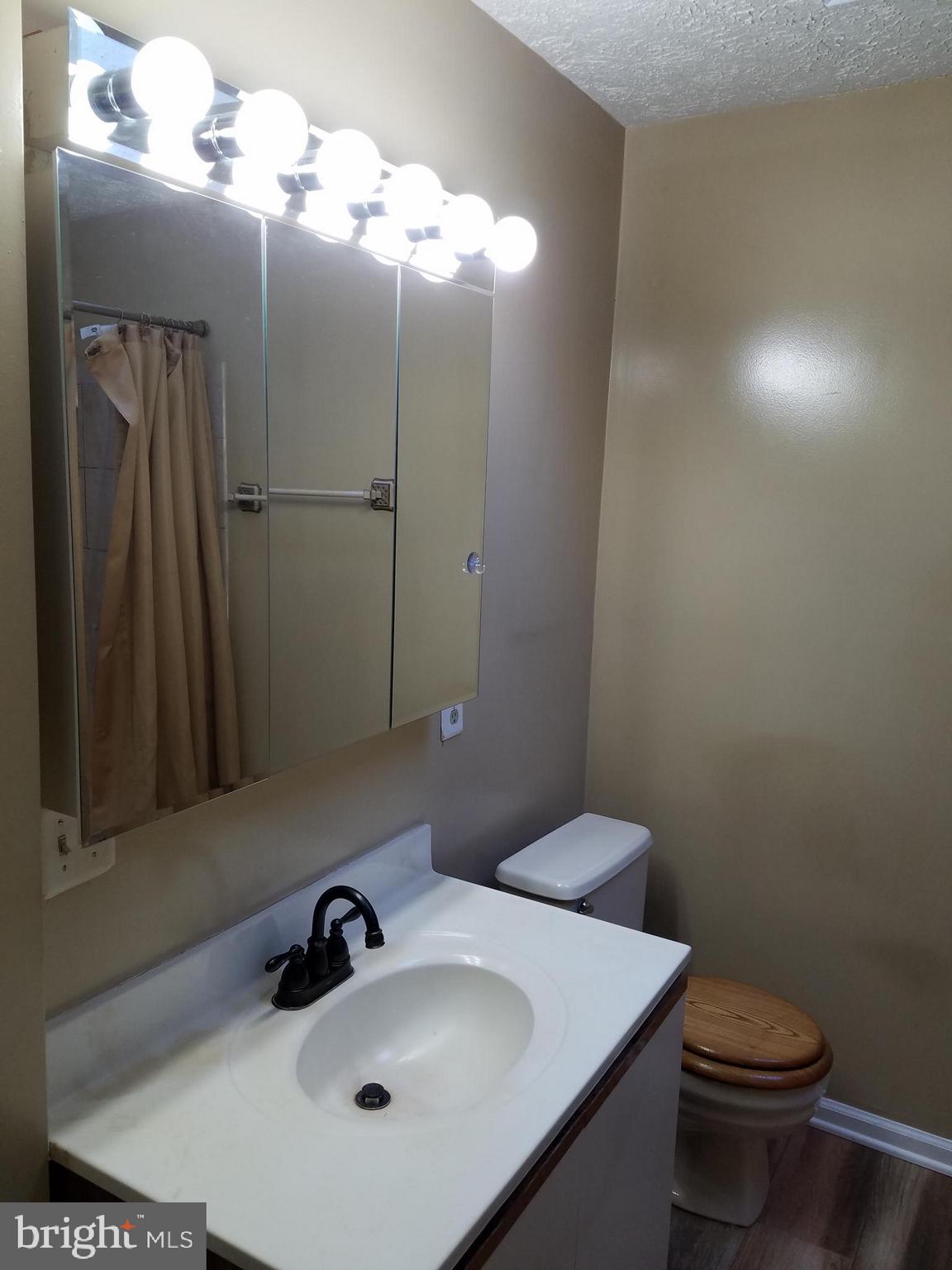 VILLAGE OF KINGS CONTRIVANCE - Residential Lease