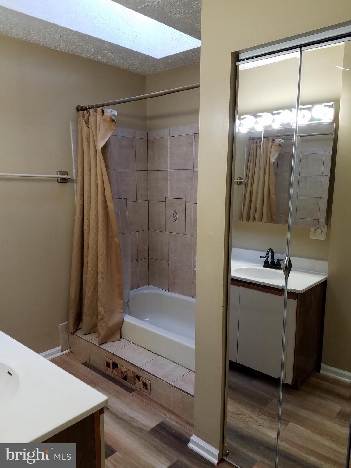 VILLAGE OF KINGS CONTRIVANCE - Residential Lease