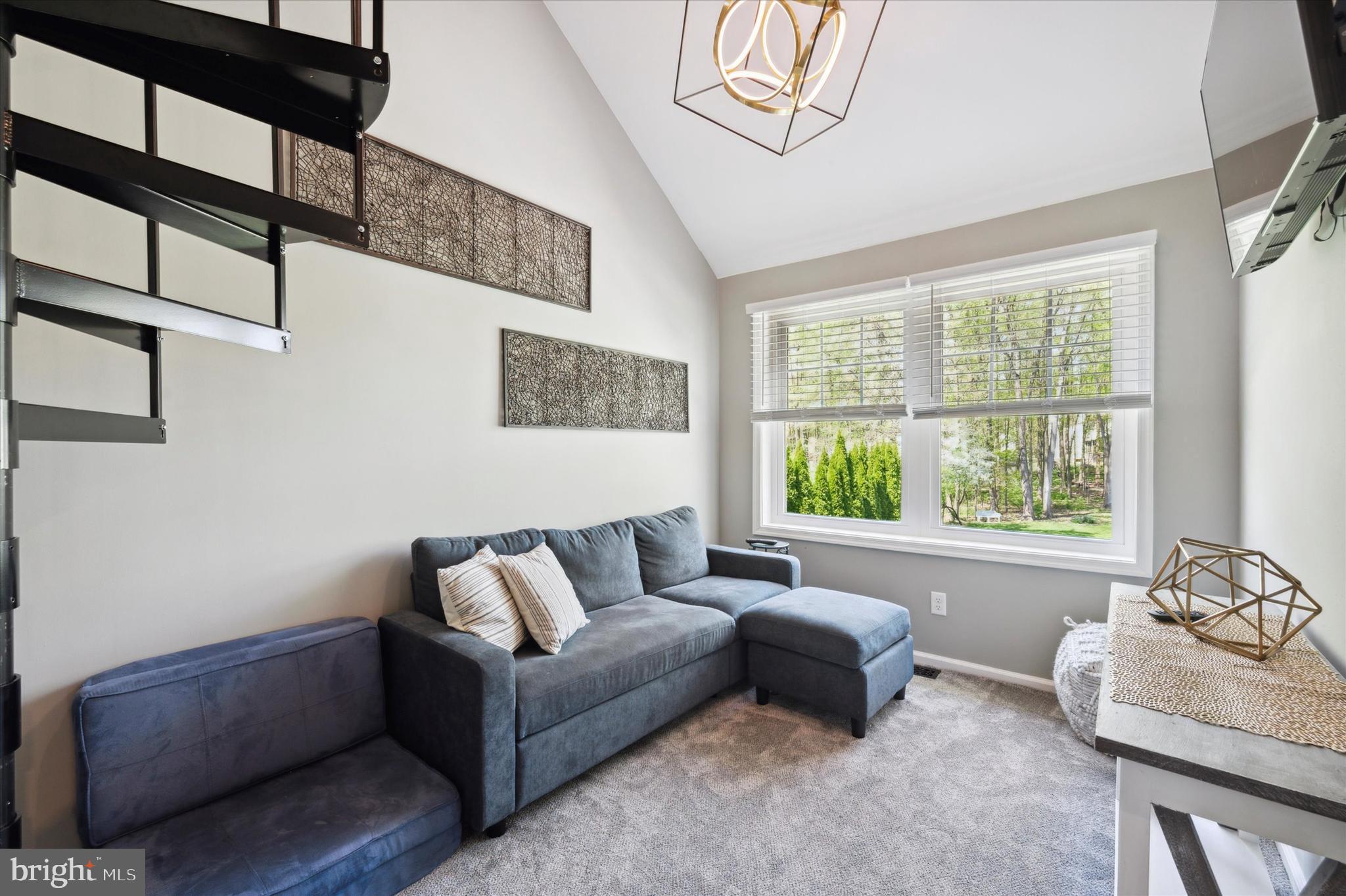 HUNTERS WOODS - Residential