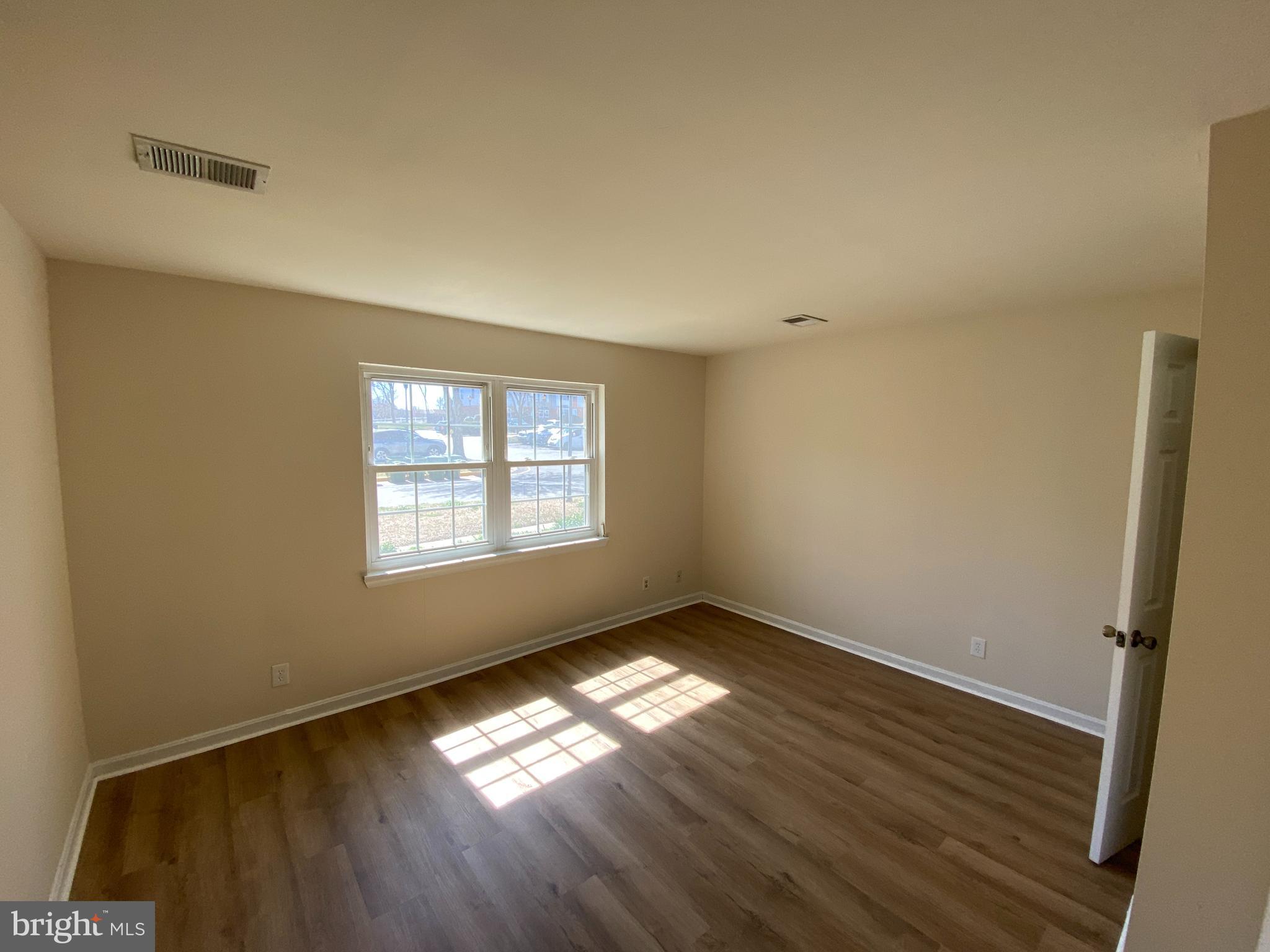 SUNNINGDALE MEADOWS - Residential Lease