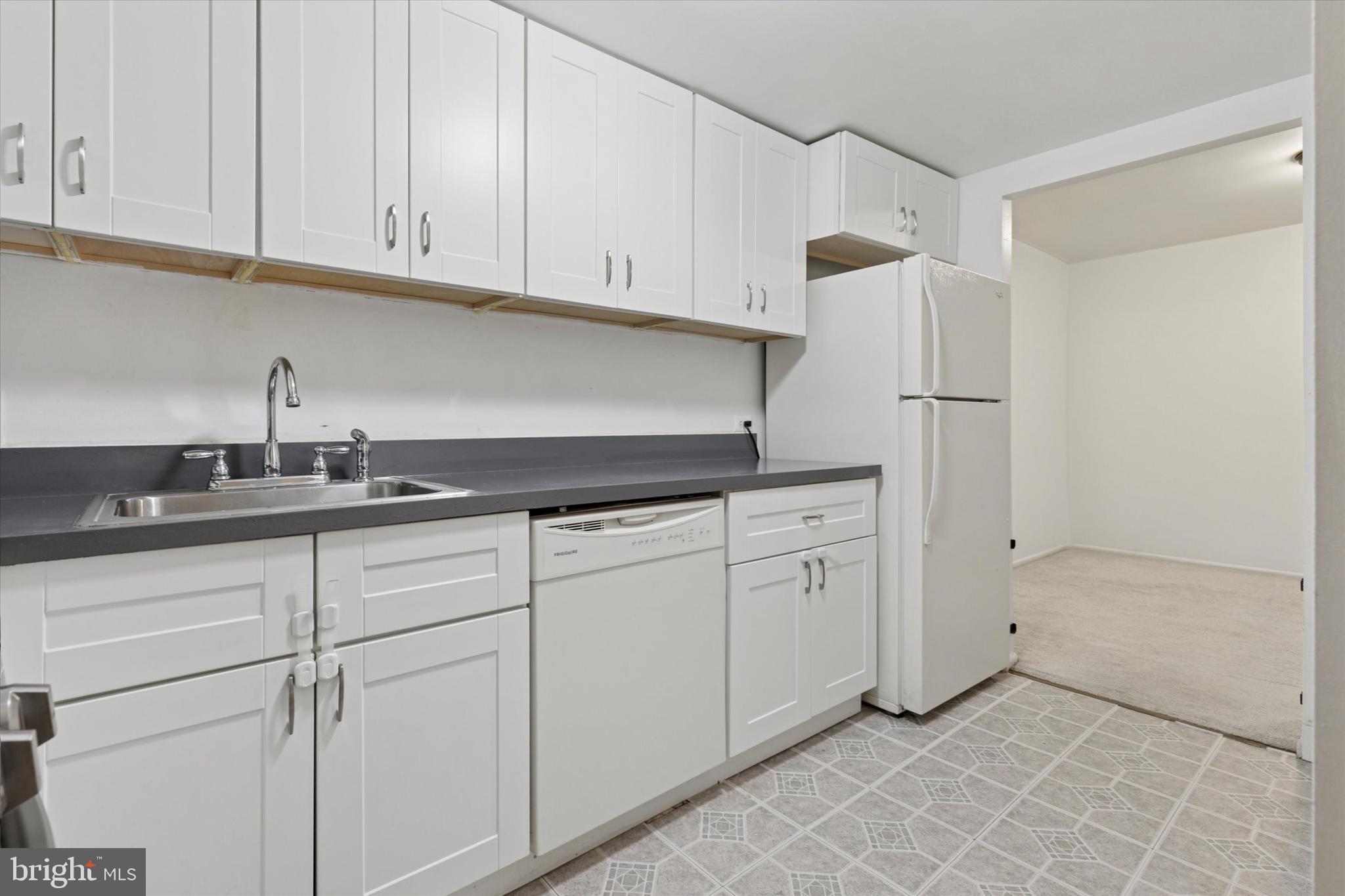 JUST LISTED in Glenhardie's - Nathan Hale Building!
Welcome to this condo offering 2 bedrooms and 2 full baths in one of the area's most sought -after communities, located within the award-winning Tredyffrin/Easttown School District. Ideally situated just minutes from King of Prussia Mall, Main Line shopping and dining, and the scenic trails of Valley Forge National Park, this home combines convenience with comfort.
Inside, you'll find a bright, open living and dining area with access to a private balcony-perfect for relaxing or entertaining. The kitchen features a brand-new stainless steel gas range/oven, updated shaker style cabinetry and breakfast bar. The spacious primary suite has two large closets and a private ensuite bath. A second bedroom provides versatility for guests, a home office, or flex space. Ample storage includes two large hall closets and a private storage unit. The home has been freshly painted throughout and includes a newer HVAC System (2022) for year-round comfort. Laundry facilities are conveniently located just down the hall.
The monthly condo fee covers exterior maintenance, landscaping, snow and trash removal, heat, and water - adding to the ease of ownership. Residents can also enjoy optional memberships for golf, and swimming right within the community.
All this, plus low taxes and easy access to Routes 76, 202 and 422, making this location a commuter's dream. Don't miss this fantastic opportunity to own in Glenhardie!
Some photos virtually staged. Verification (including sq ft/size/lay-out/more) lies with the consumer.
