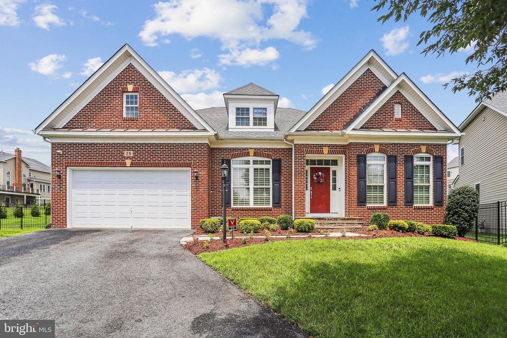 Photo of 25 Moonlight Trail Court, SILVER SPRING, MD 20906 (MLS # MDMC2199350)