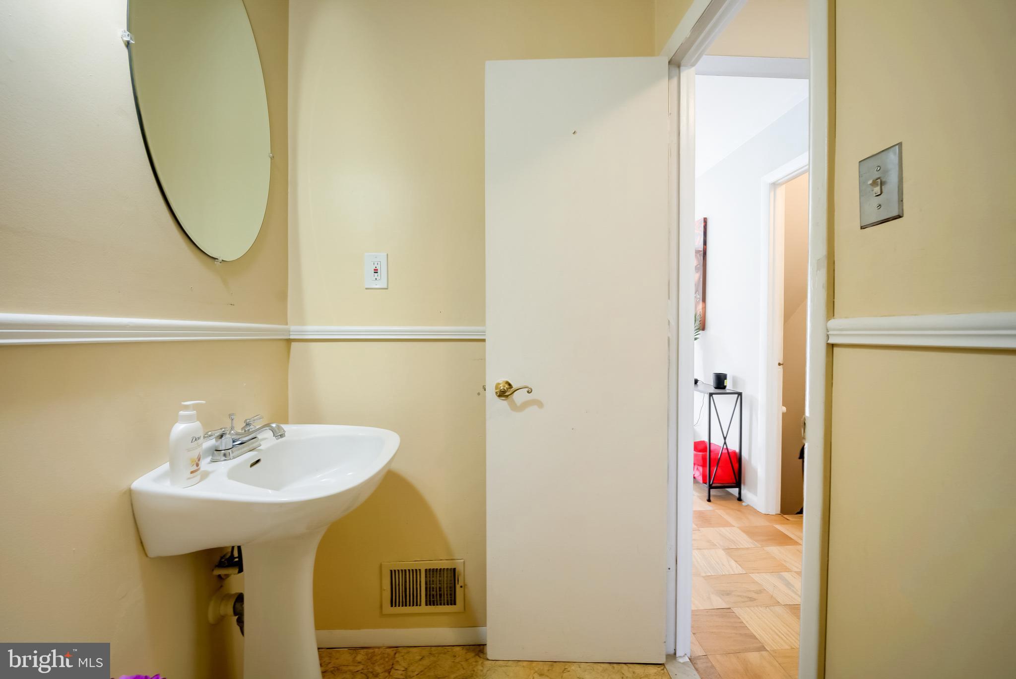 BEECHWOOD SQUARE - Residential