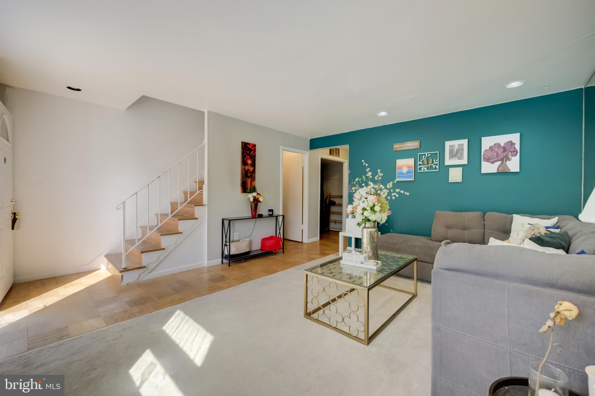 BEECHWOOD SQUARE - Residential