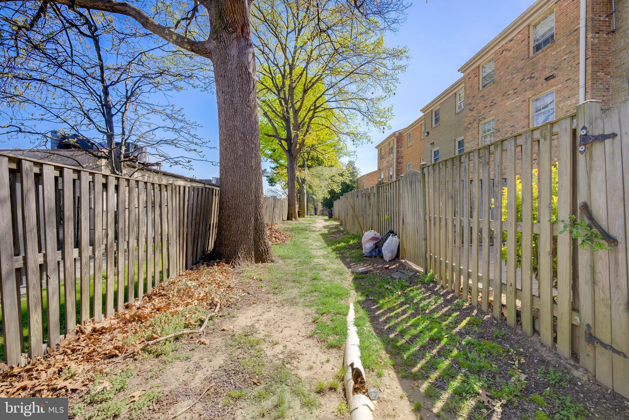 BEECHWOOD SQUARE - Residential