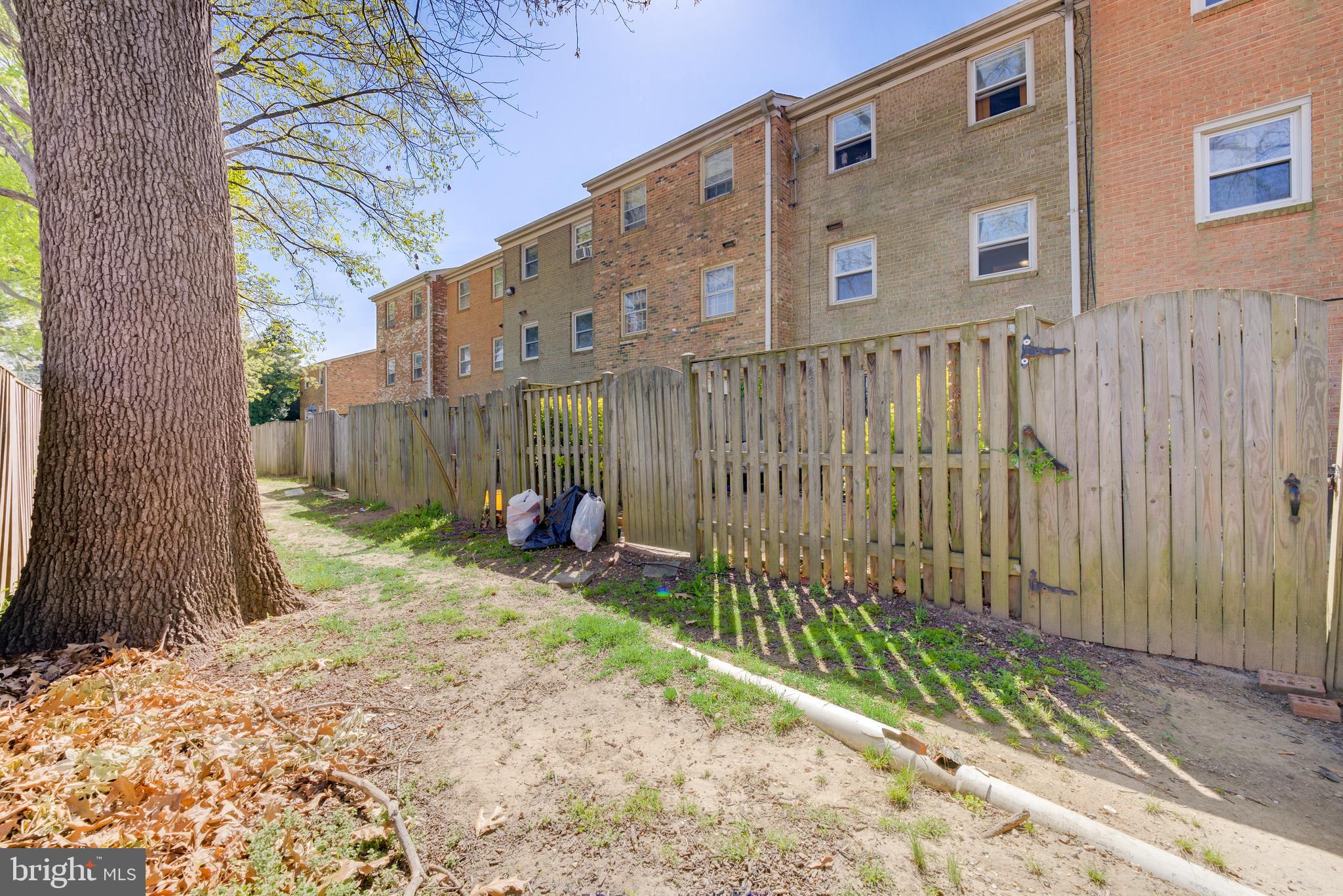 BEECHWOOD SQUARE - Residential