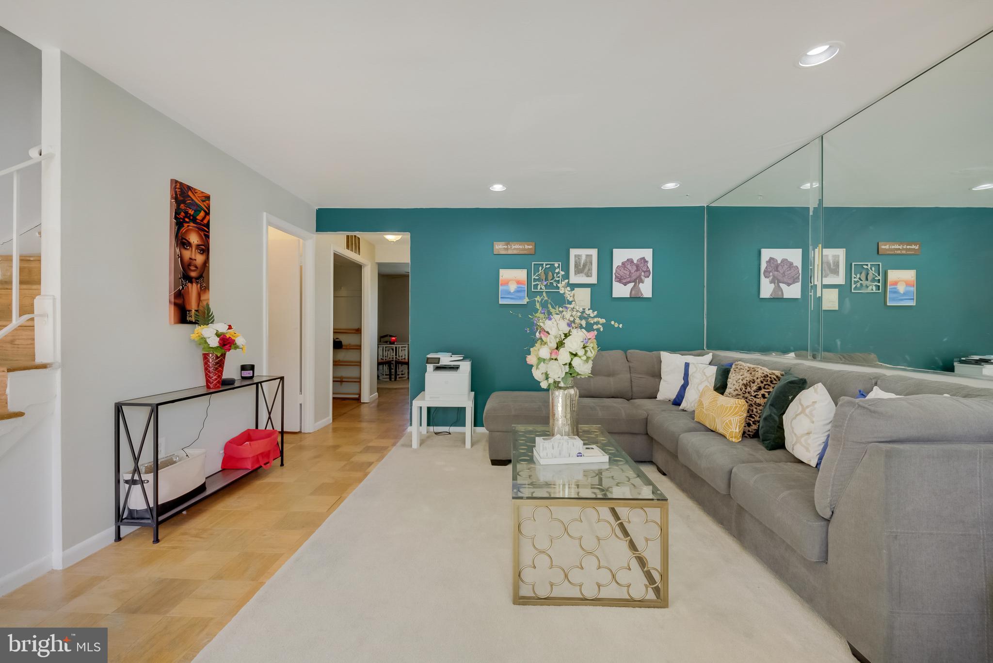 BEECHWOOD SQUARE - Residential