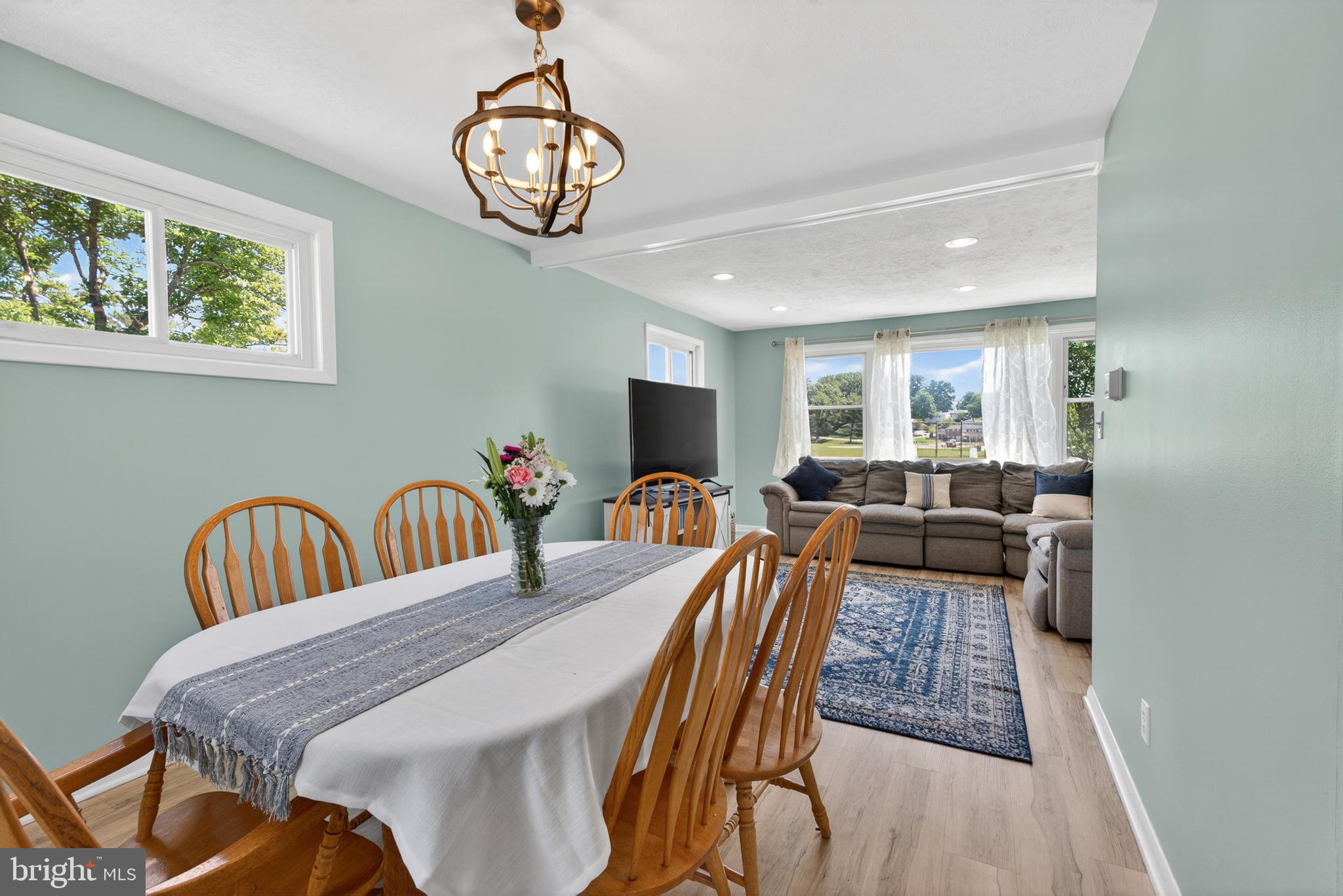 YORK MANOR - Residential